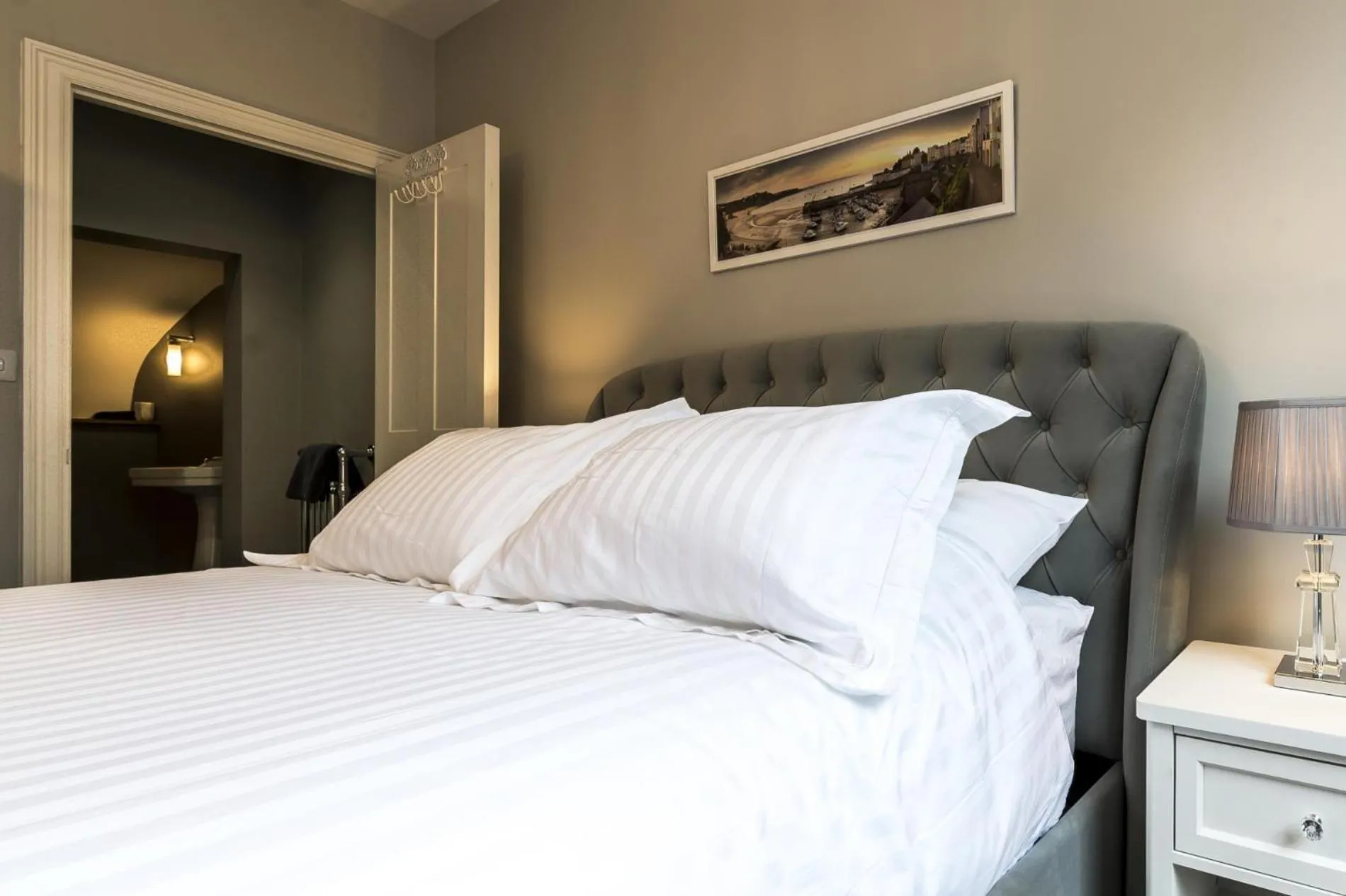 Floor plan, Bed in Lady Tenby - 2 Bedroom Apartment - Tenby (Windsor House)