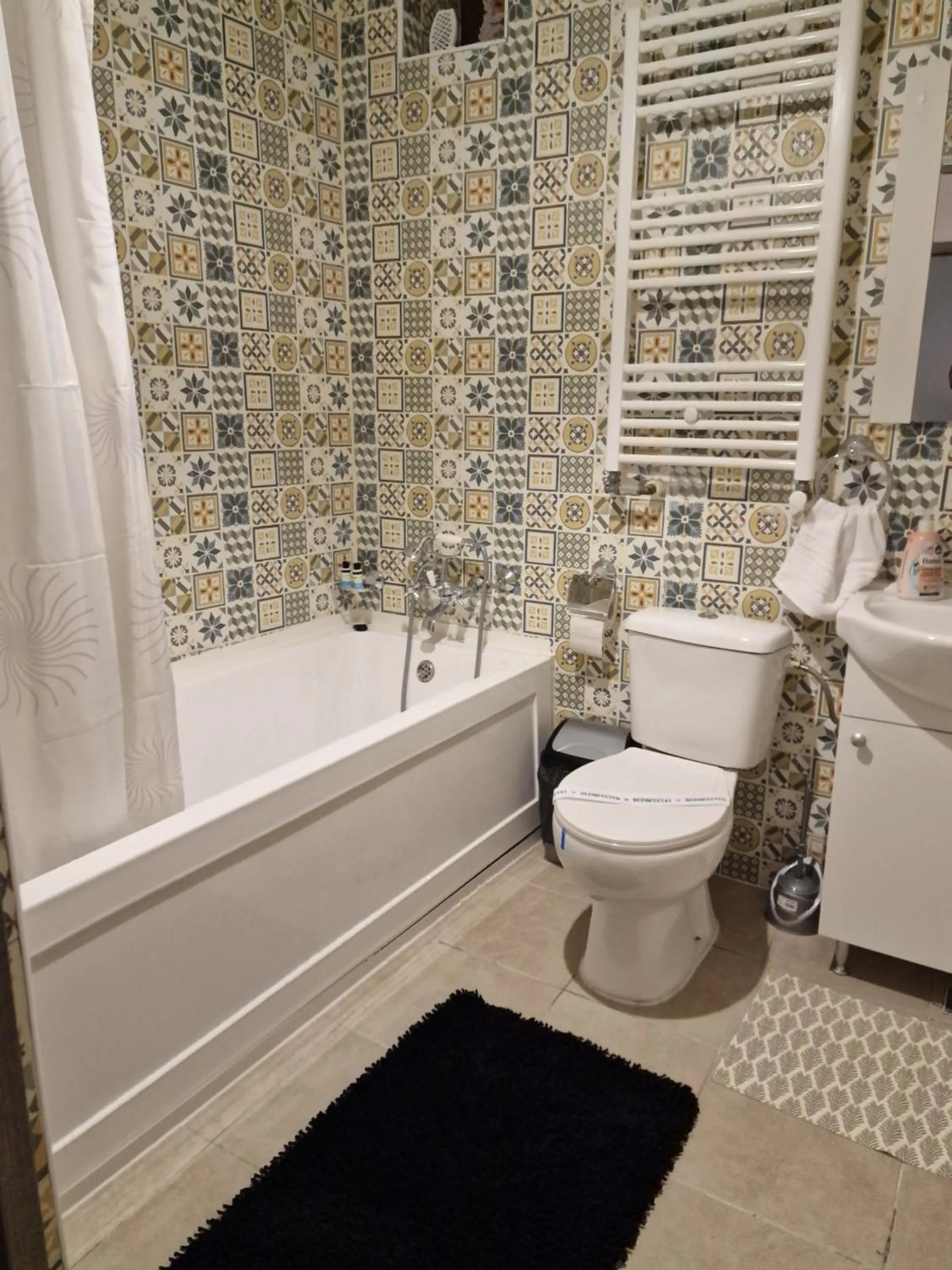 Bathroom in ULLYSSES GUEST HOUSE