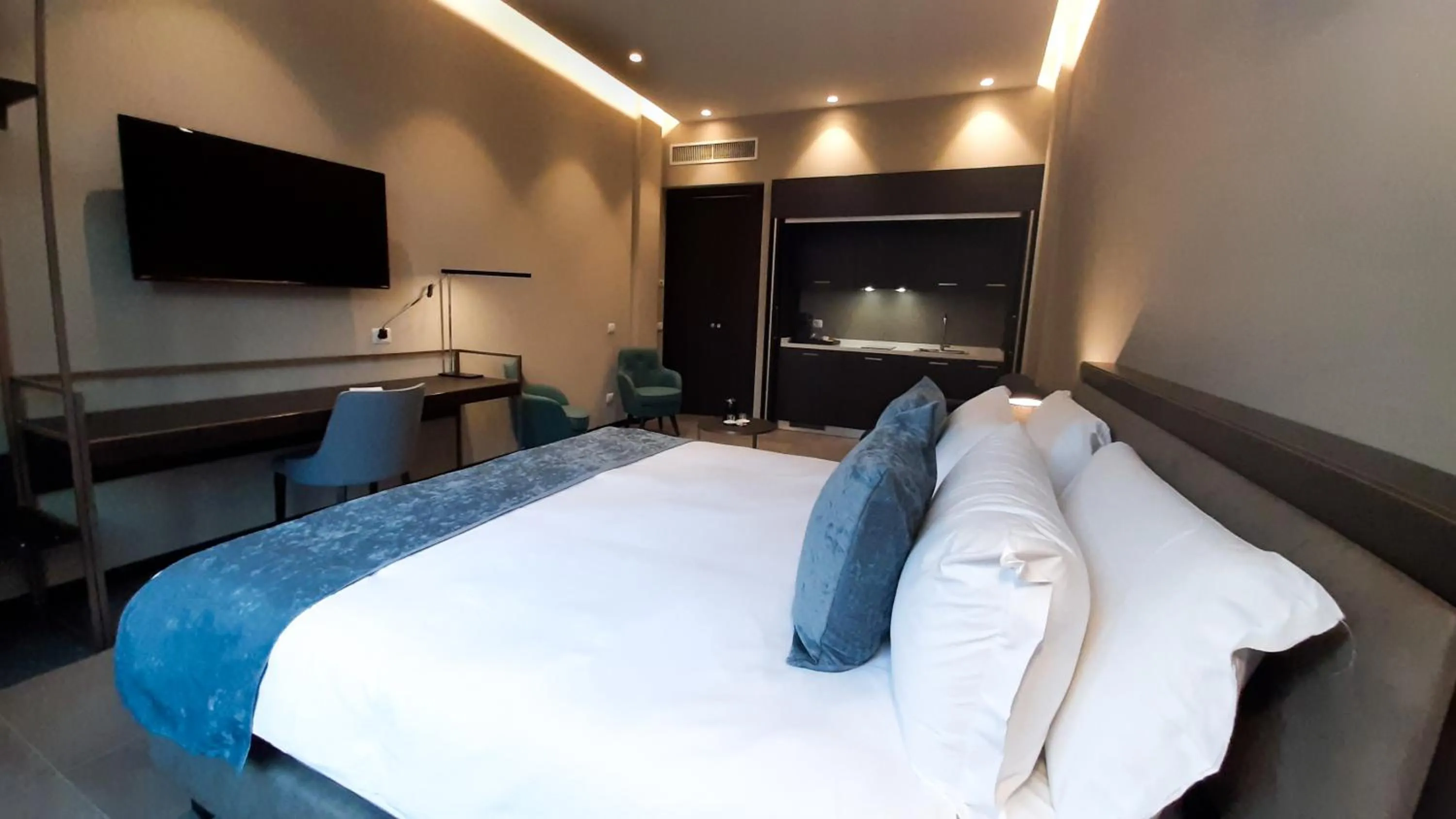 Bed in JOIVY Spadari