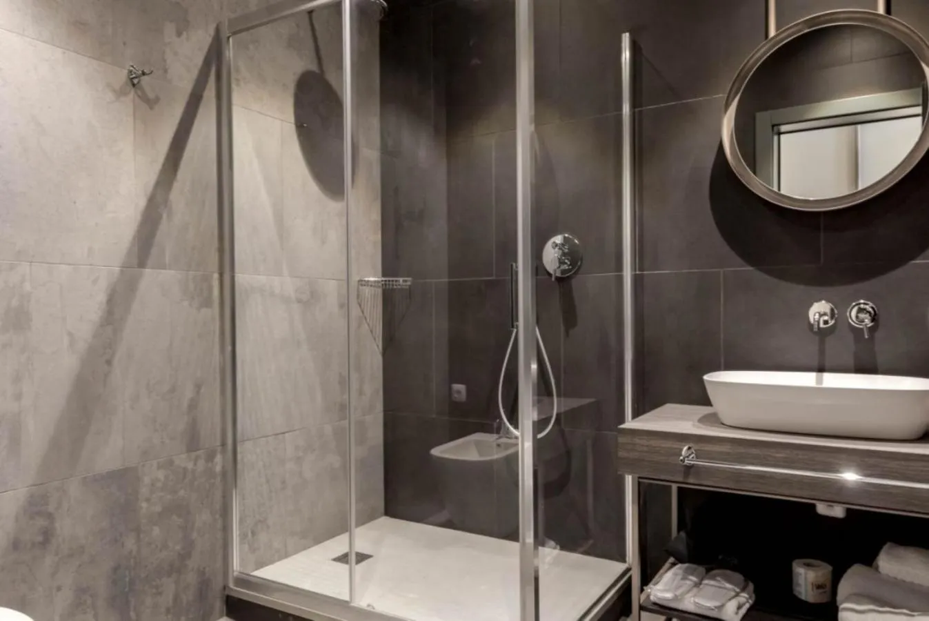 Shower in JOIVY Spadari