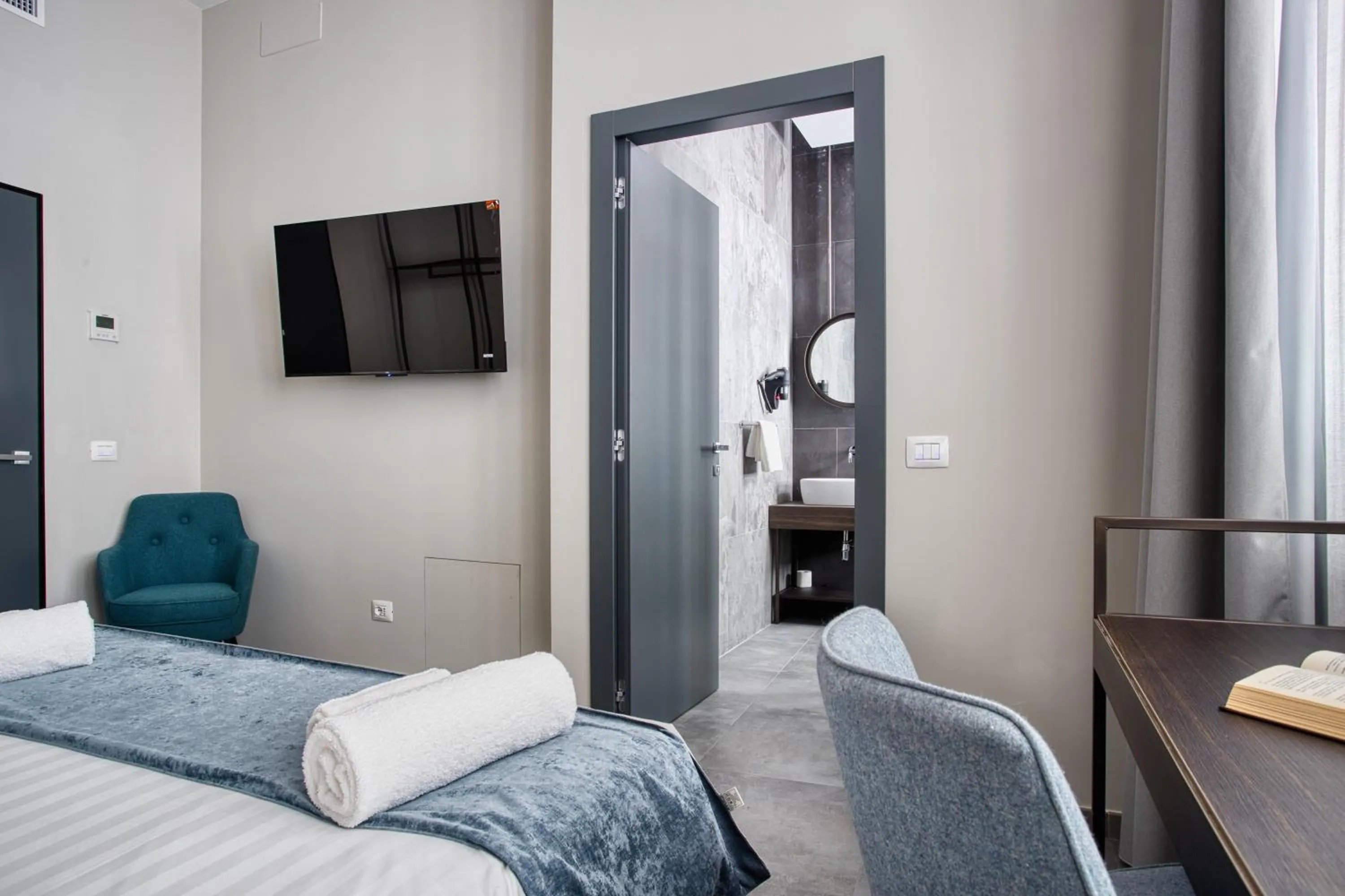 Bed in JOIVY Spadari