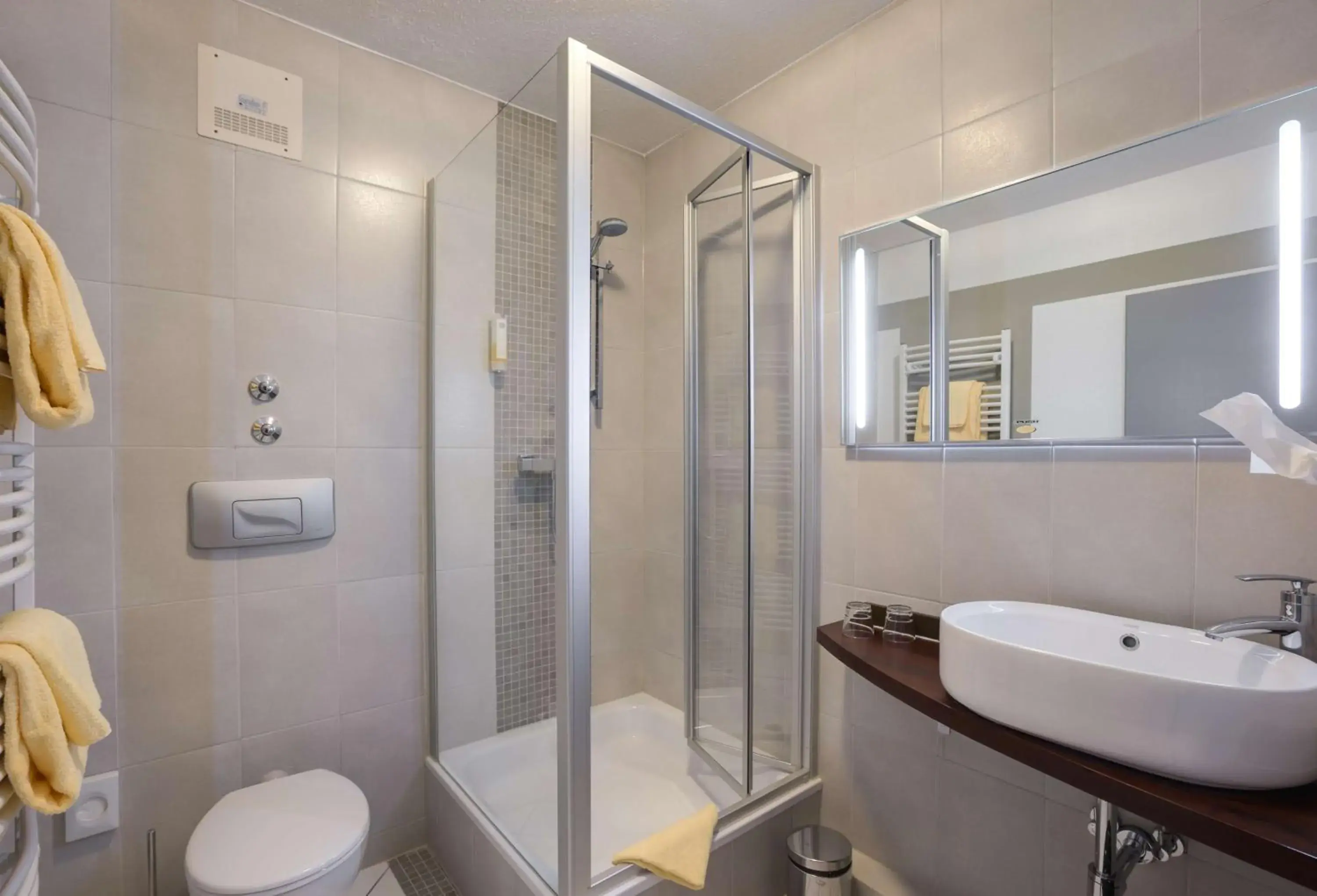 Bathroom in Best Western Hotel Ambassador Bathroom in Best Western Hotel Ambassador