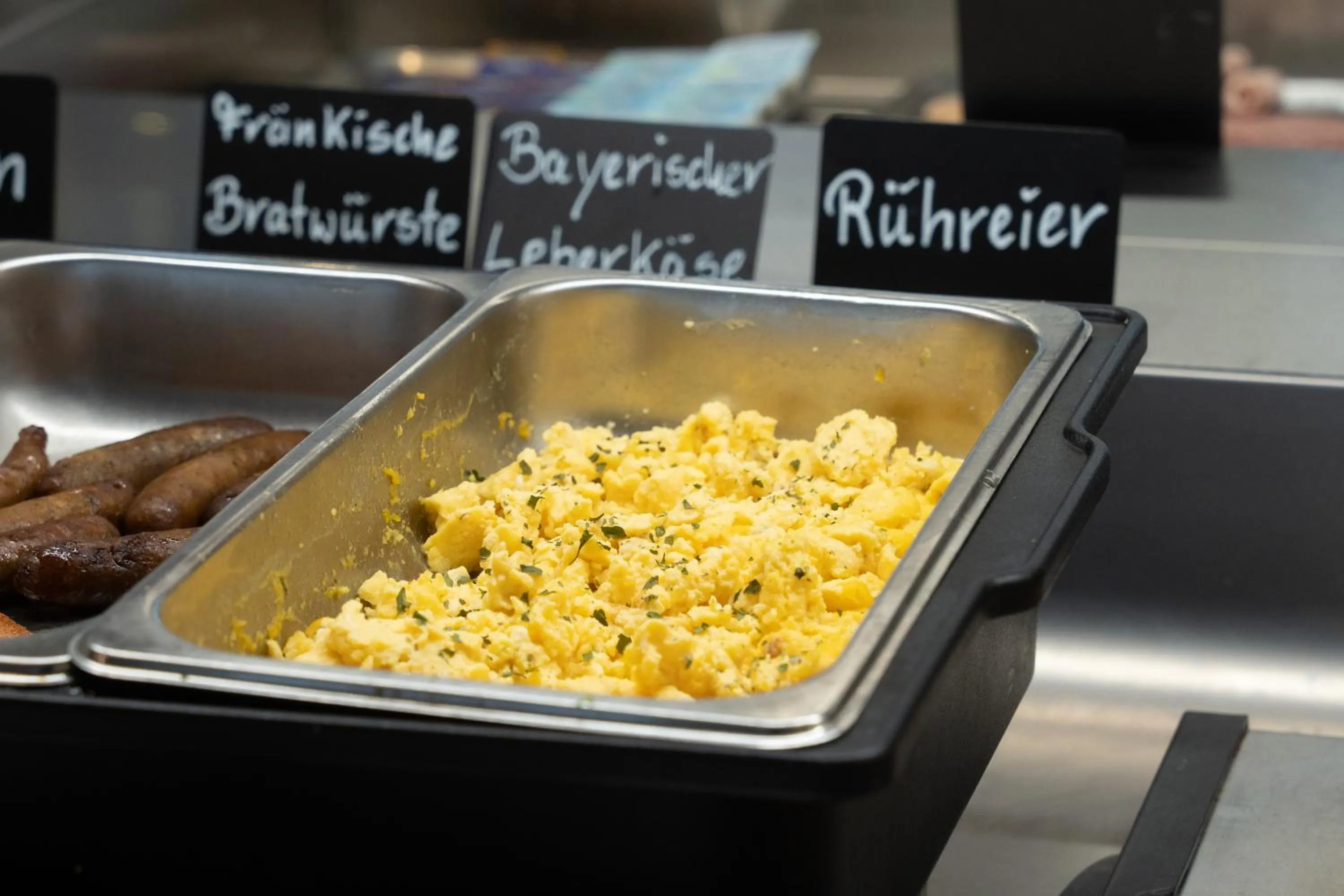 Food and drinks in Hotel Grille