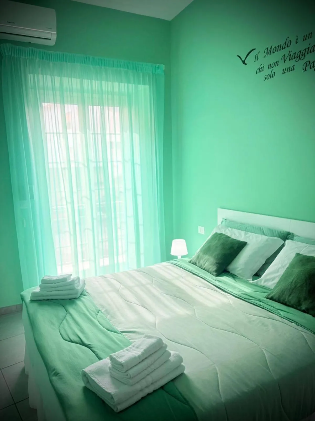 Bedroom, Bed in Rianna House