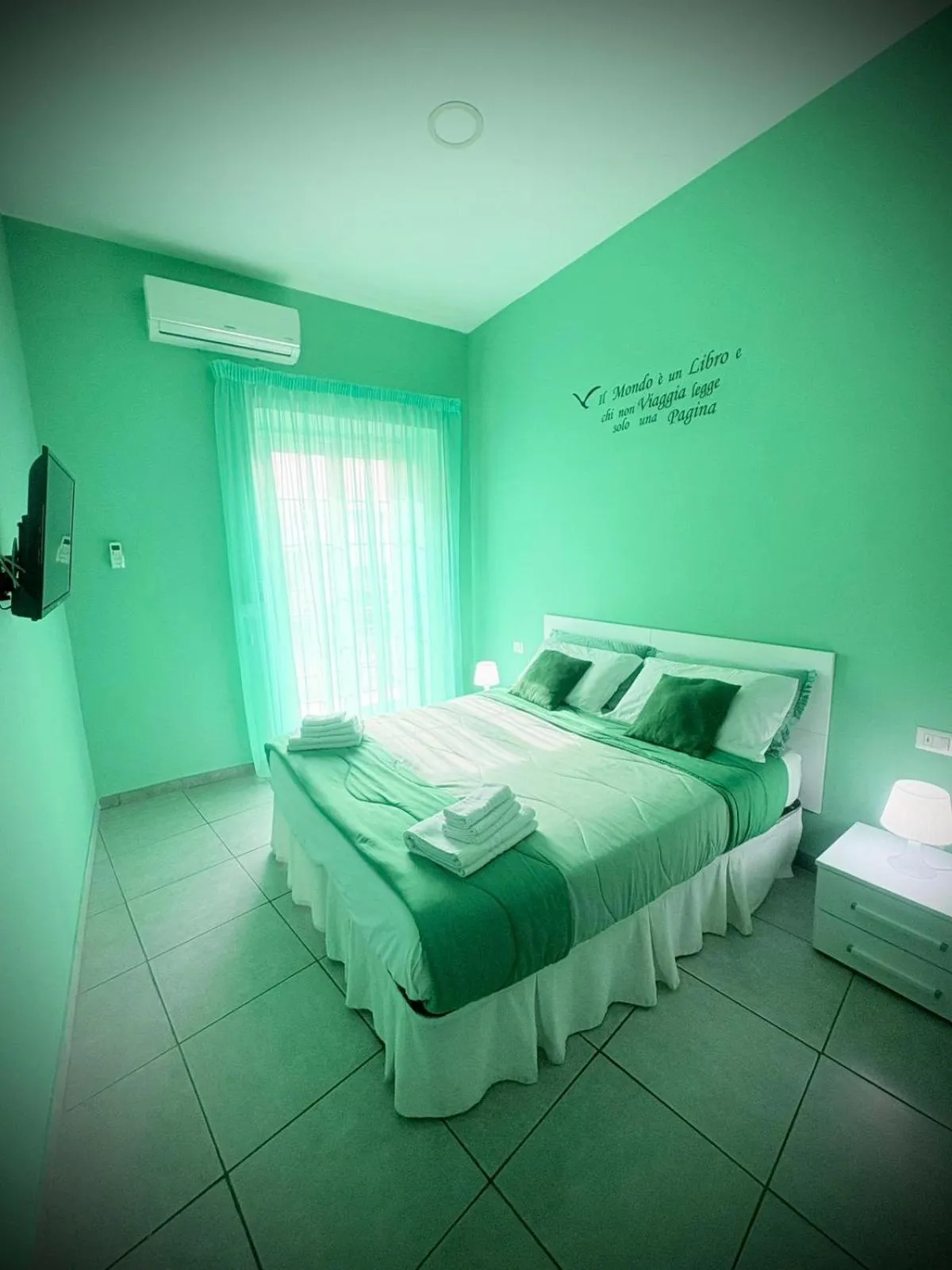 Bedroom, Bed in Rianna House