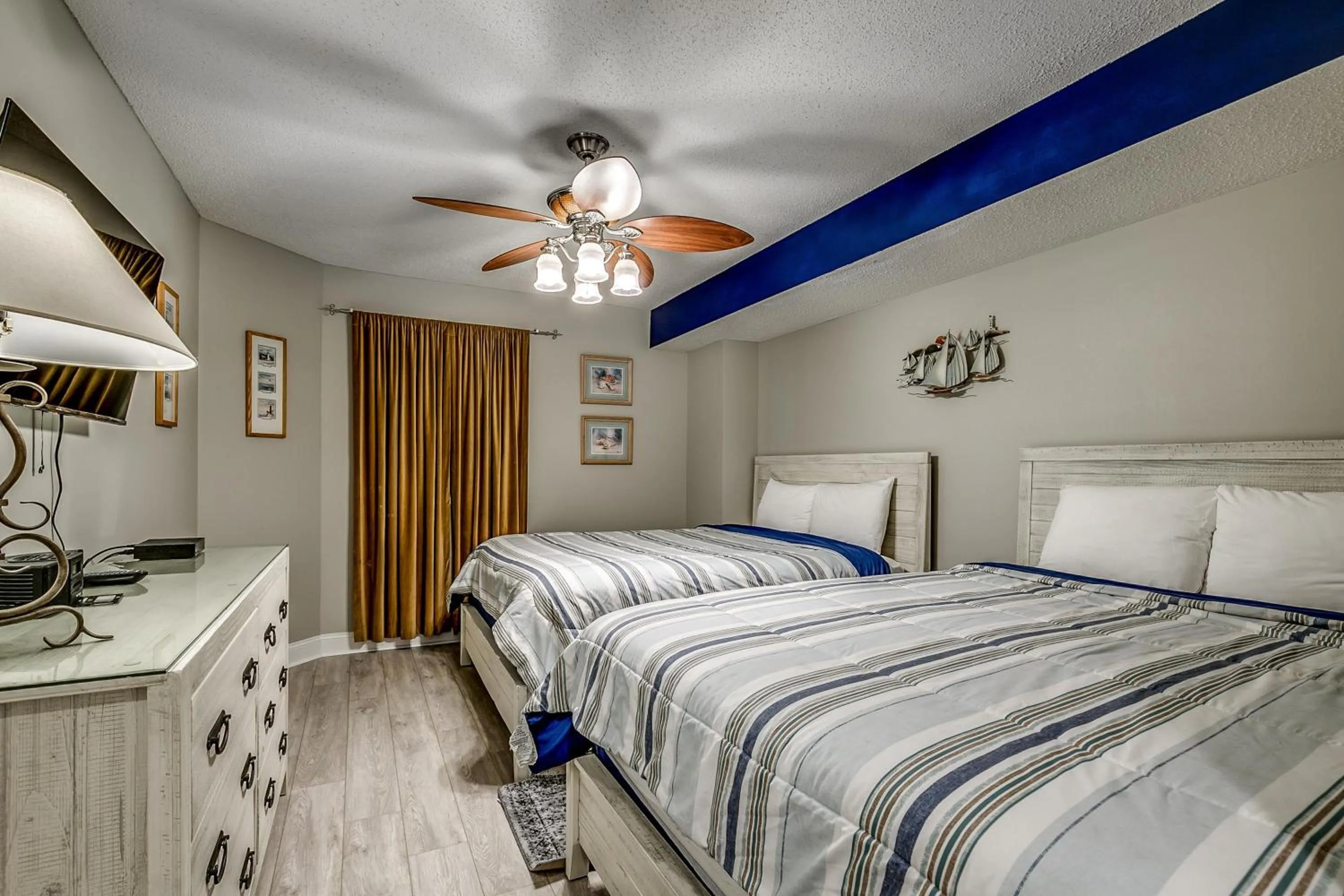 Bed in South Wind 1404