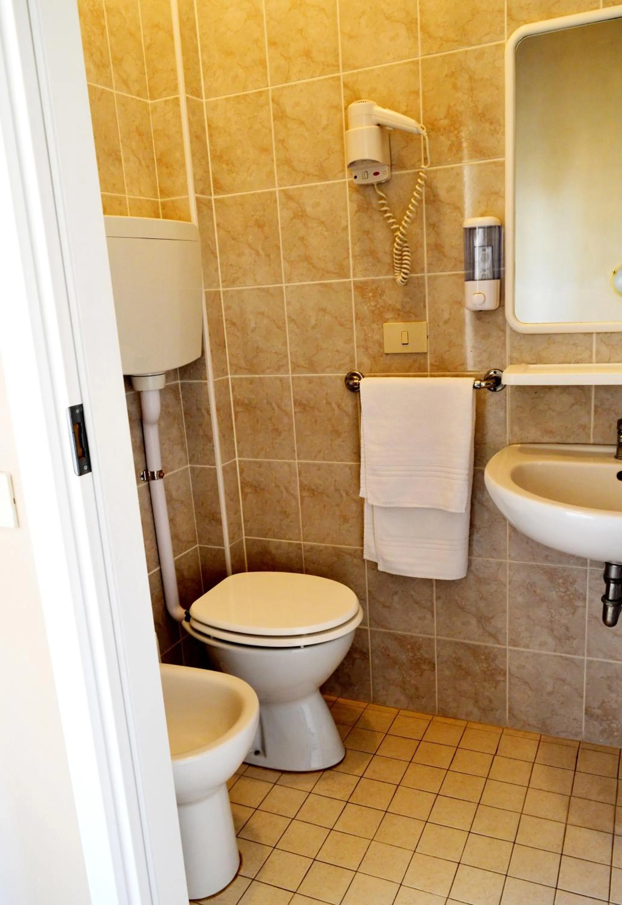 Bathroom in Hotel Cirene