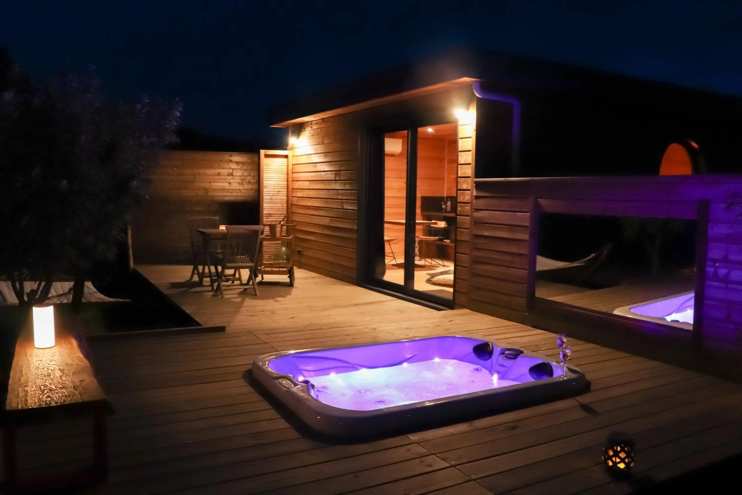 Hot Tub in Le Mas Lauralie