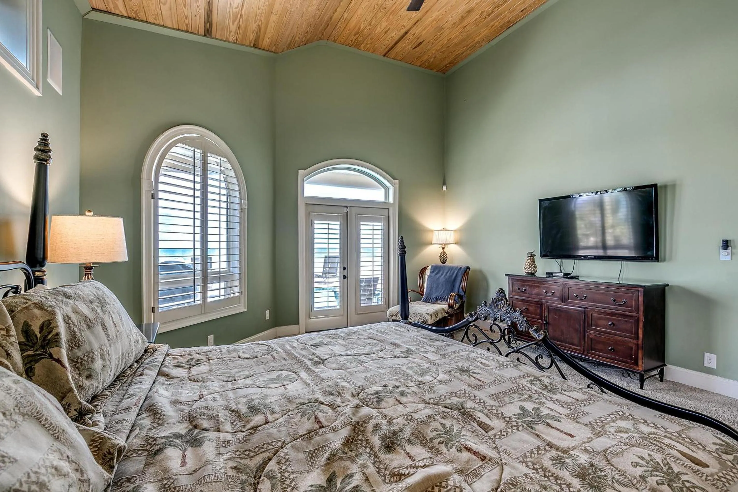 Bed in -Low Tide Too