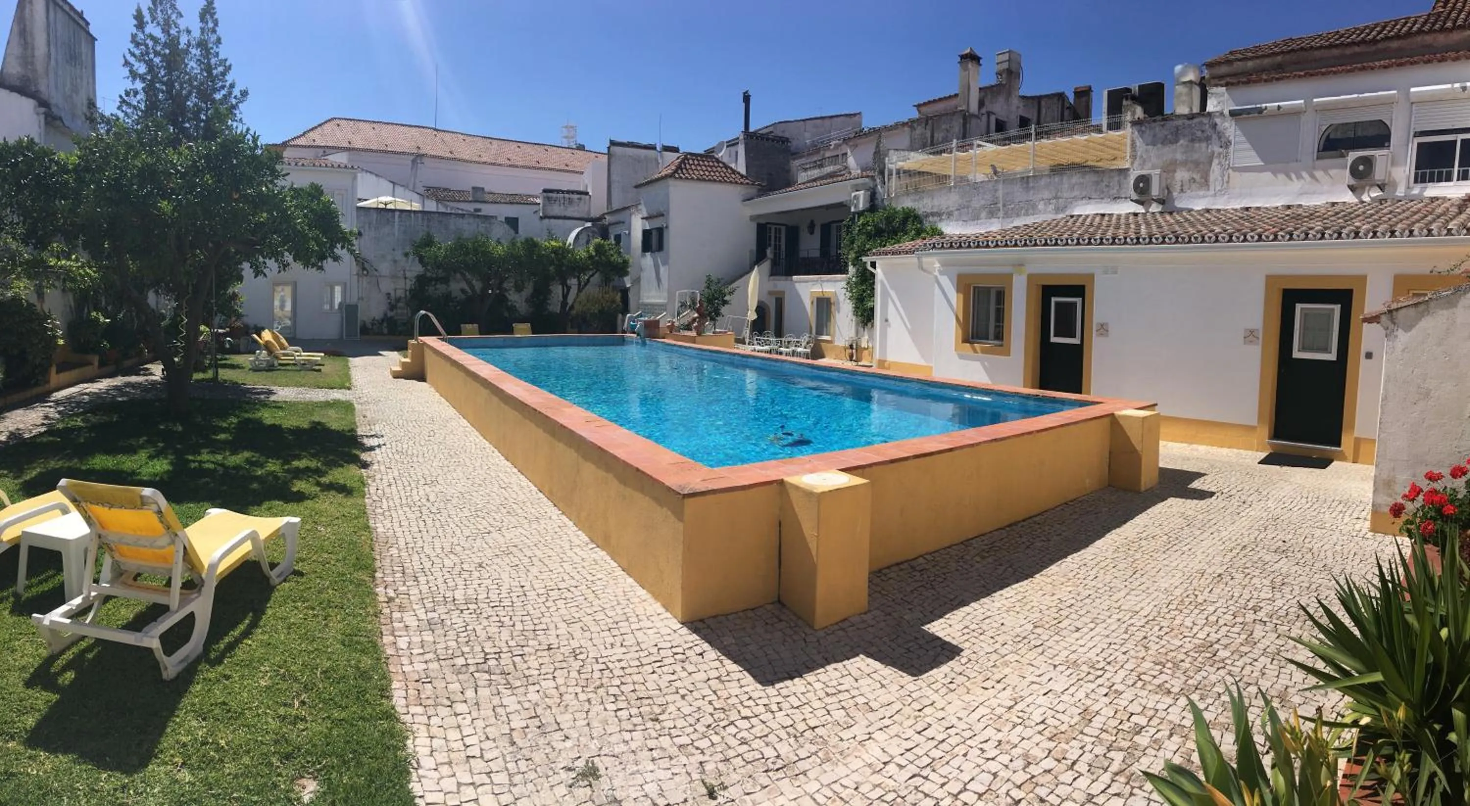 Garden in Vintage Guest House - Casa do Escritor