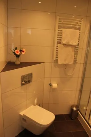 Bathroom in Hotel Restaurant Kromberg