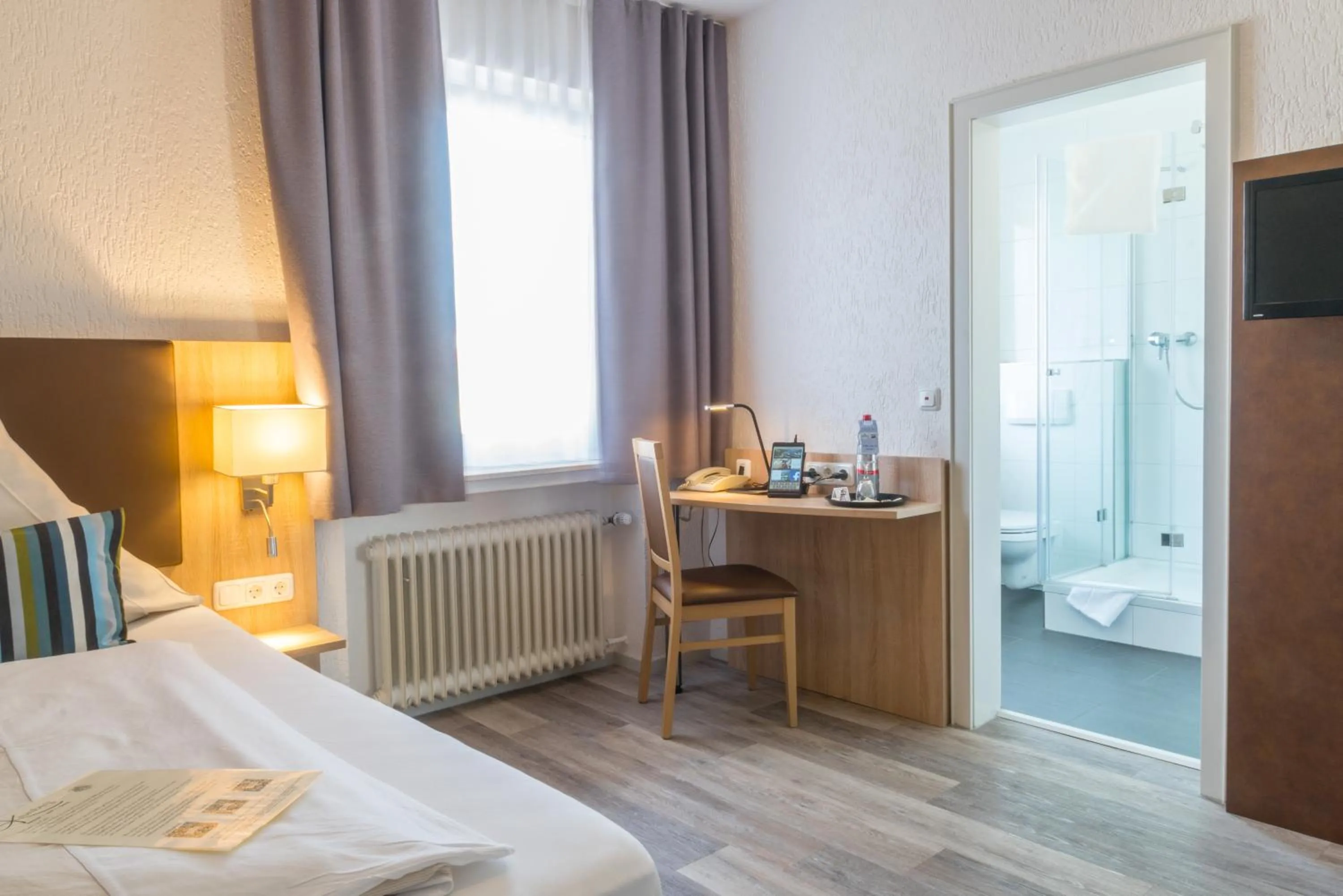 Bedroom, Bed in Hotel Restaurant Kromberg