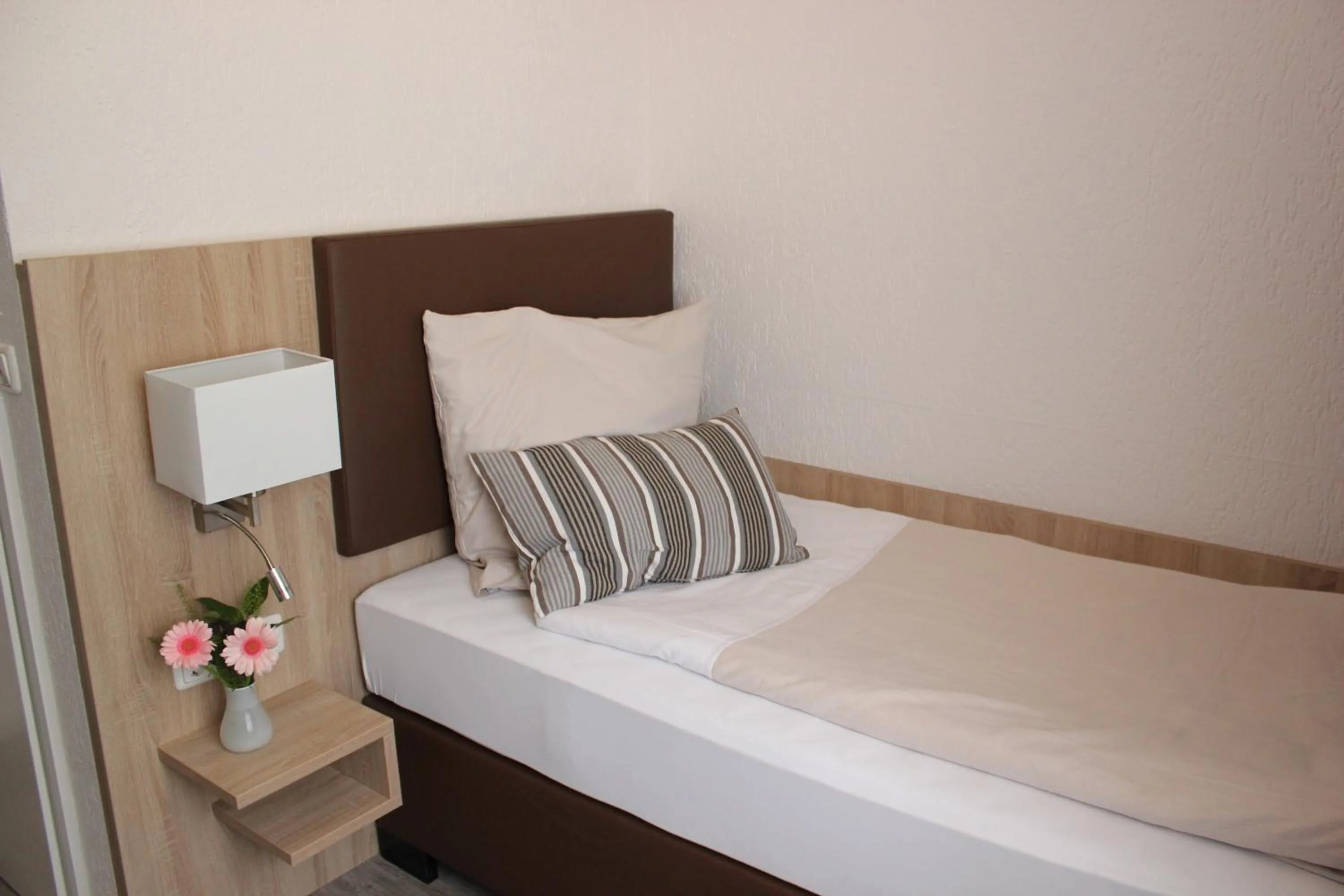 Bedroom, Bed in Hotel Restaurant Kromberg