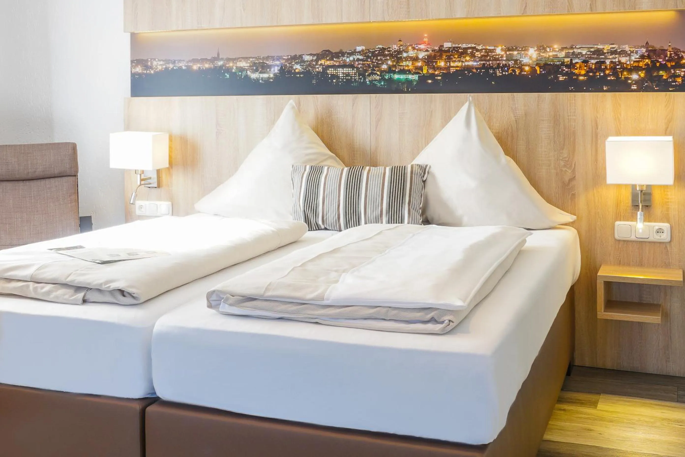 Bedroom, Bed in Hotel Restaurant Kromberg