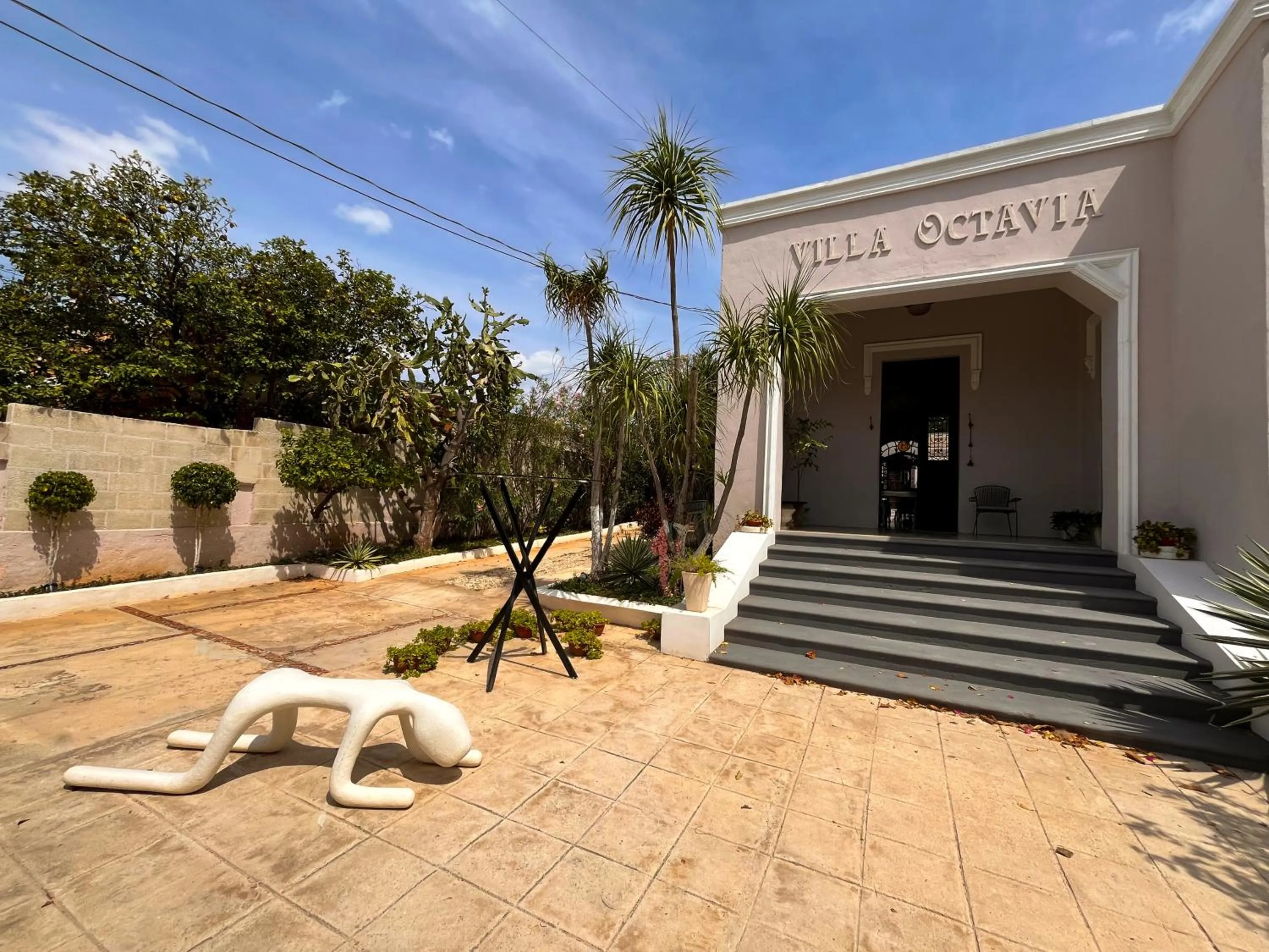 Facade/entrance in Villa Octavia