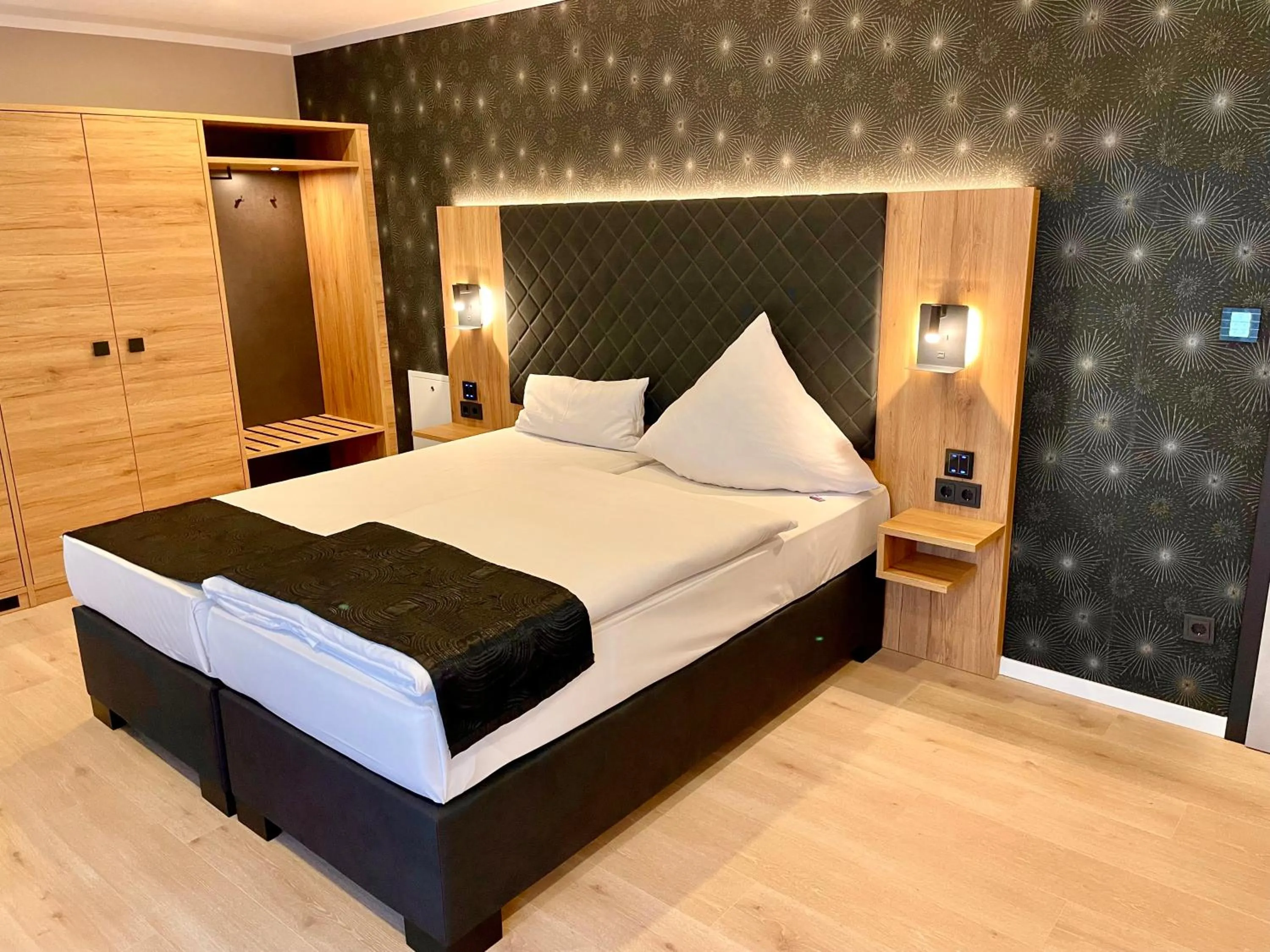 Photo of the whole room, Bed in Akzent Hotel Tietmeyer & Cross Side