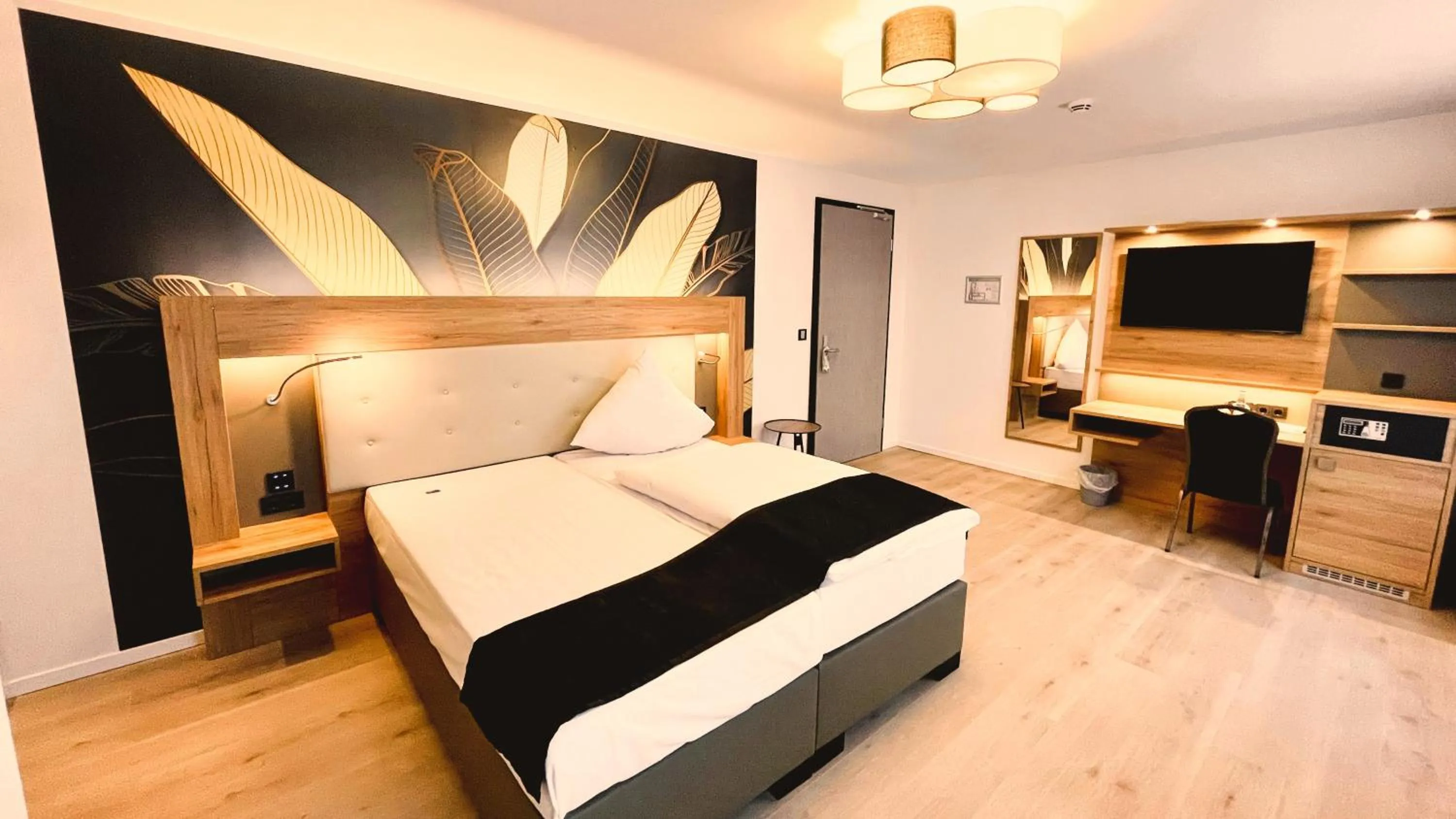 Photo of the whole room, Bed in Akzent Hotel Tietmeyer & Cross Side