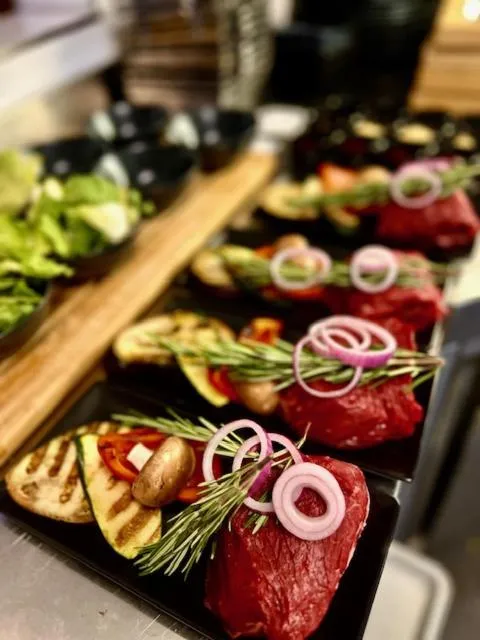 Restaurant/places to eat in ALFA Hotel - Superior