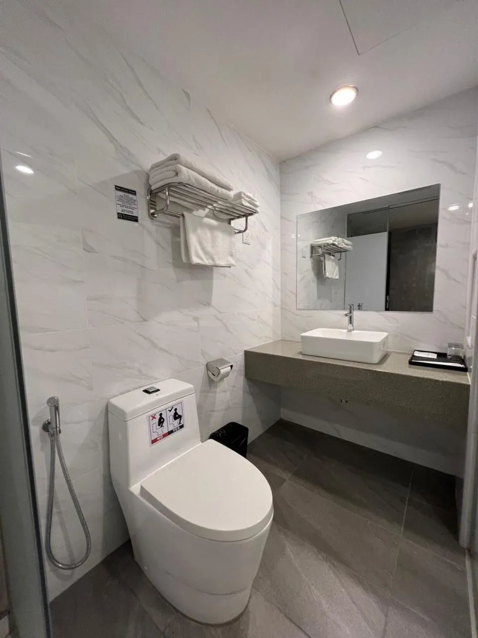 Toilet in Tekoma Hotel Ipoh - Dandelion Inn