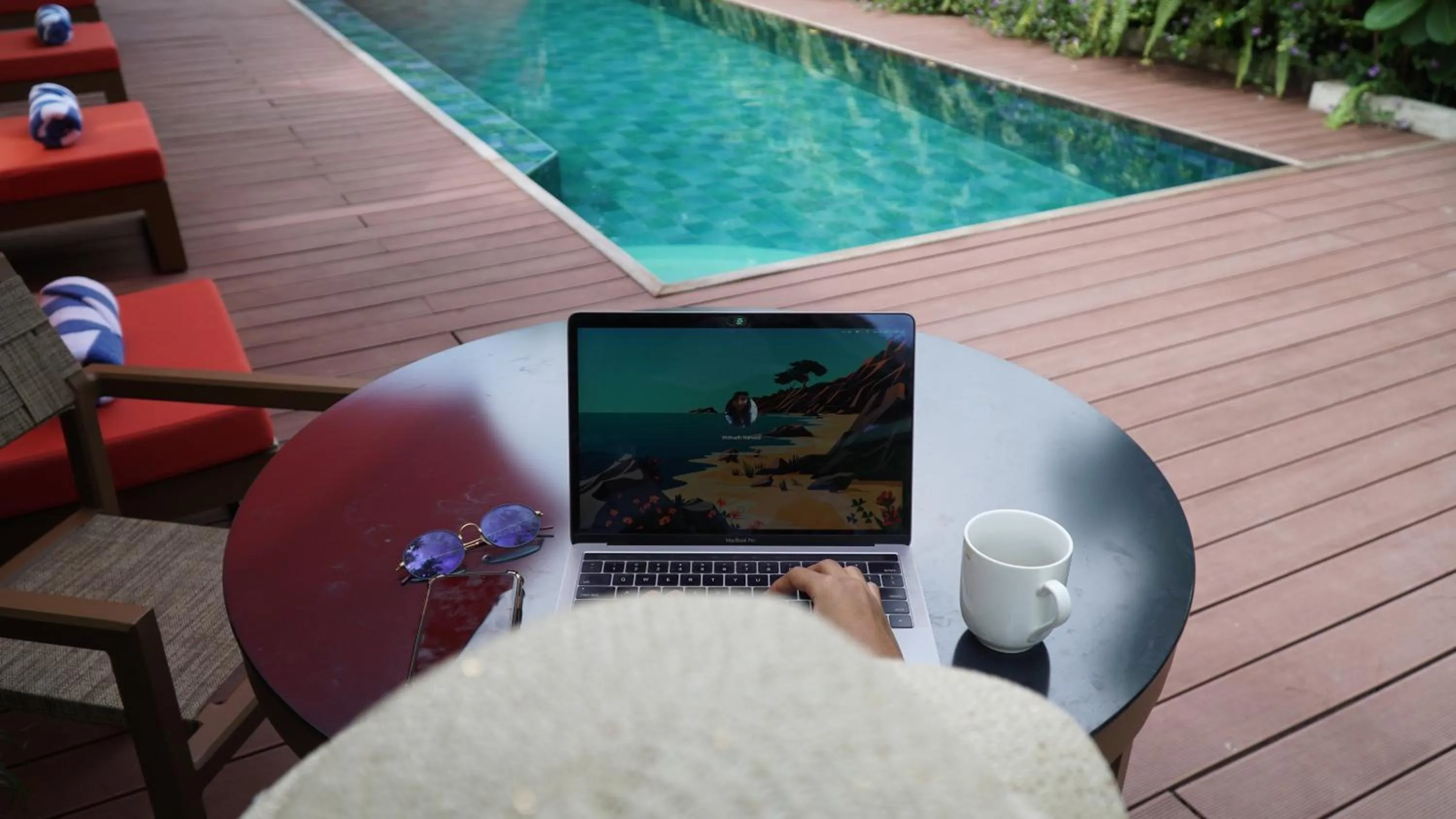 Swimming pool in Viluveli Holiday Retreat
