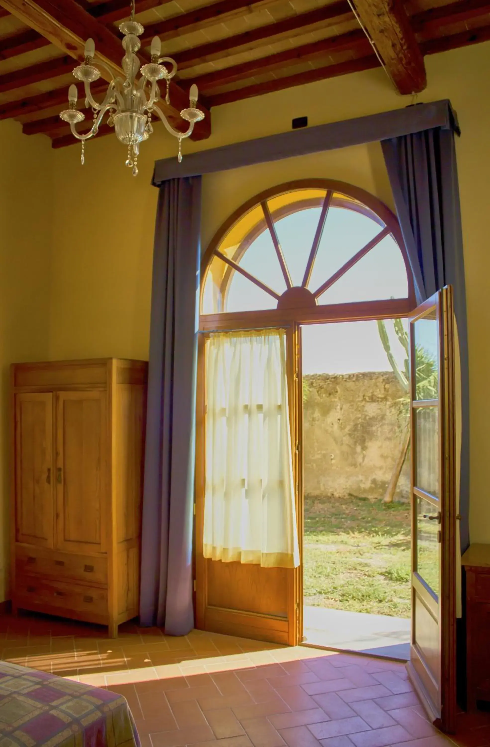 Garden view, Bed in Villa Graziani Garden view, Bed in Villa Graziani