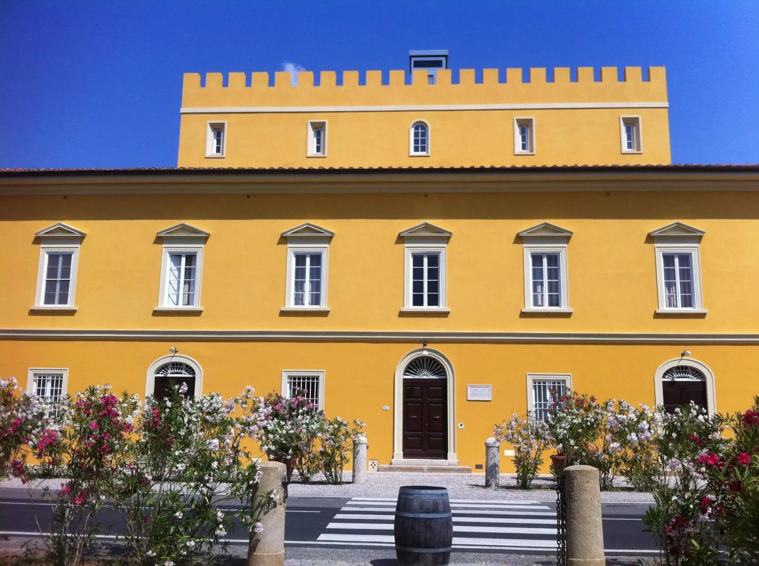 Facade/entrance in Villa Graziani Facade/entrance in Villa Graziani