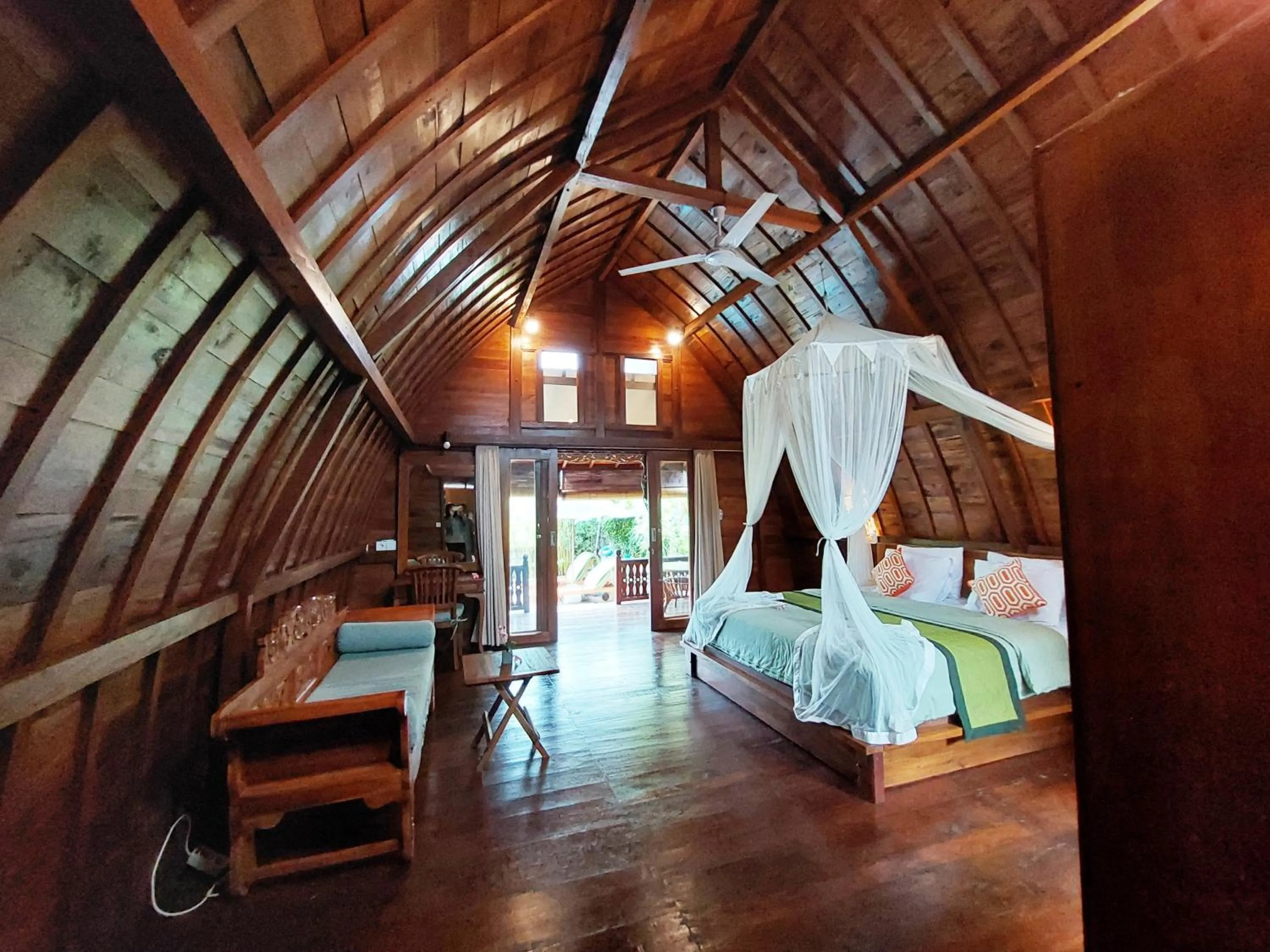 Bed in Shivananda Antique Villas by EPS