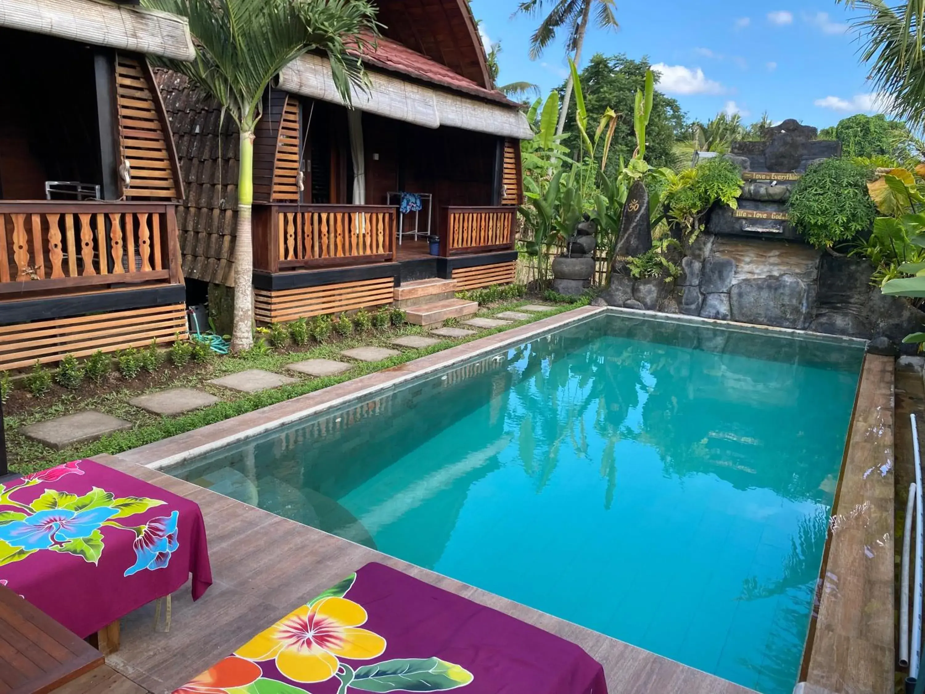 Pool view in Shivananda Antique Villas by EPS Pool view in Shivananda Antique Villas by EPS