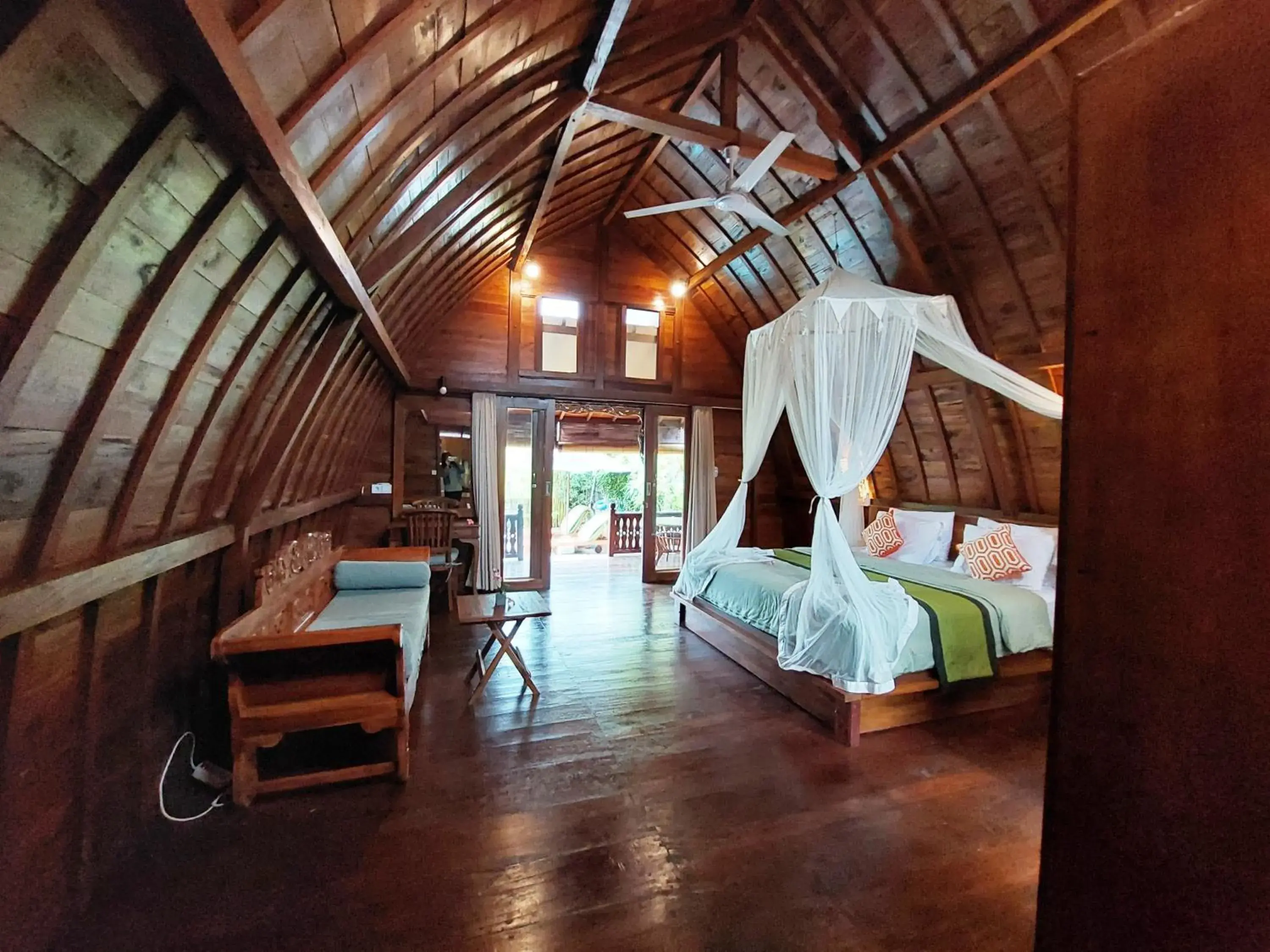 Bed in Shivananda Antique Villas by EPS Bed in Shivananda Antique Villas by EPS