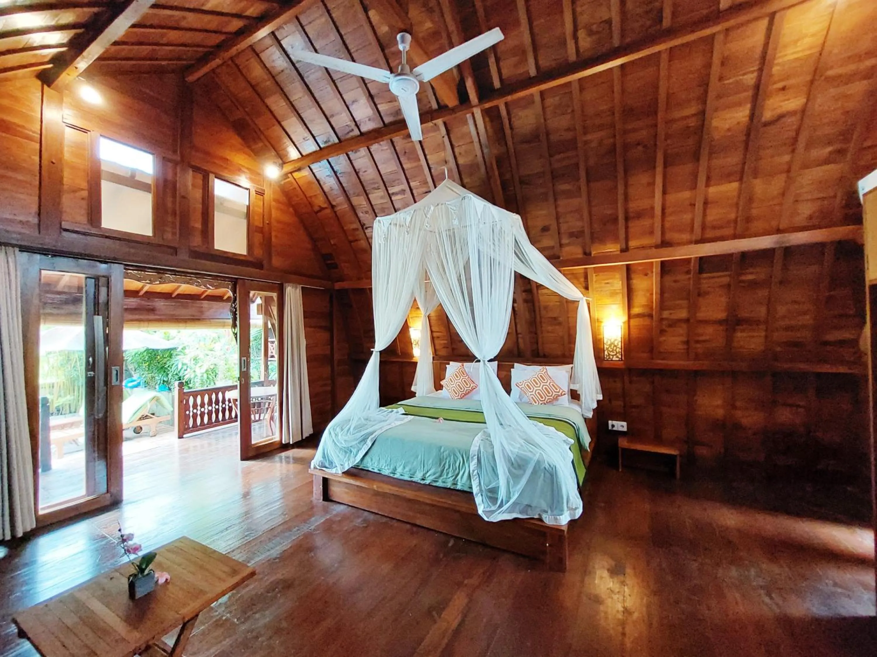 Bed in Shivananda Antique Villas by EPS