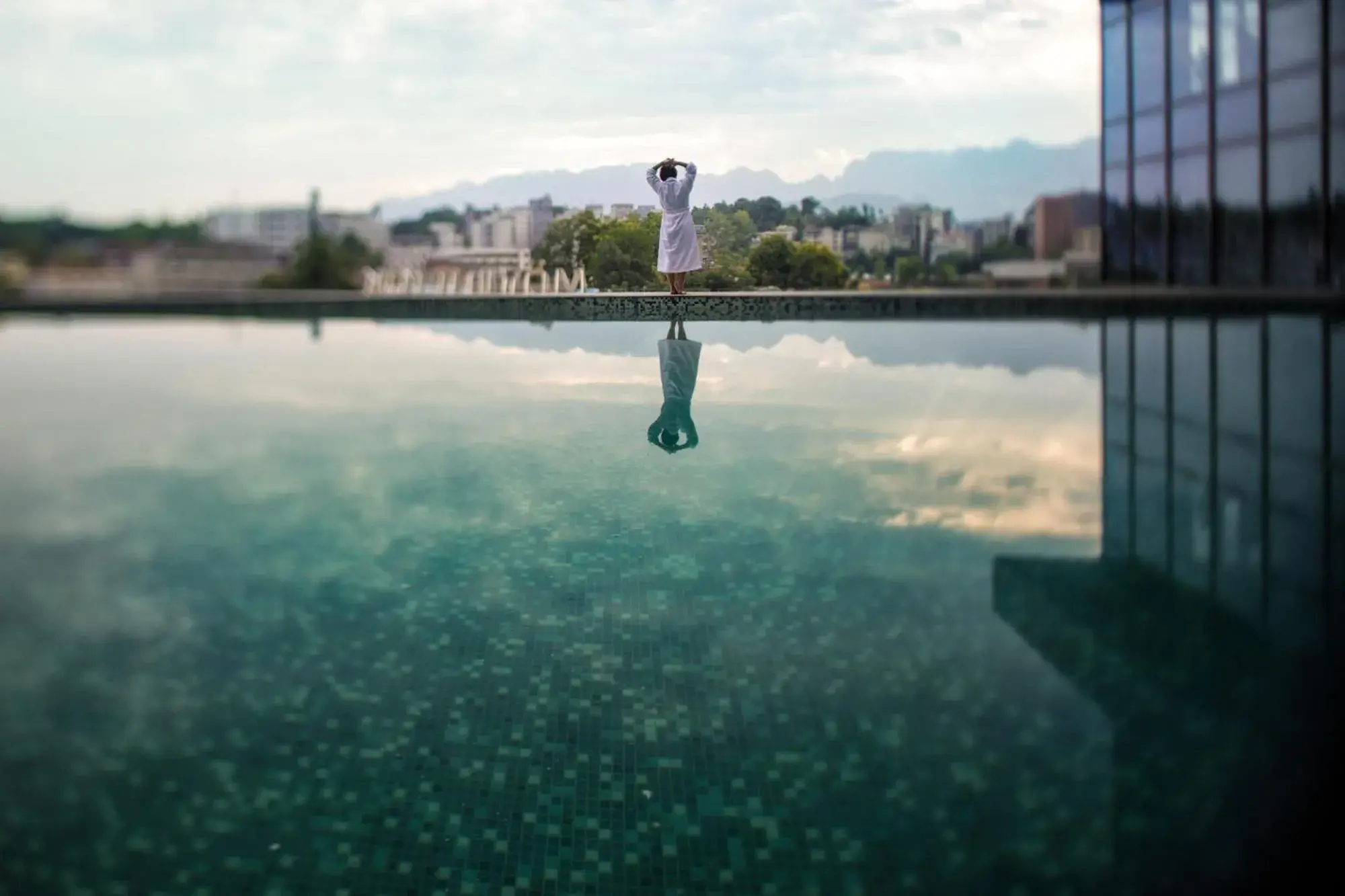 Swimming pool in Movenpick Hotel Enshi Swimming pool in Movenpick Hotel Enshi