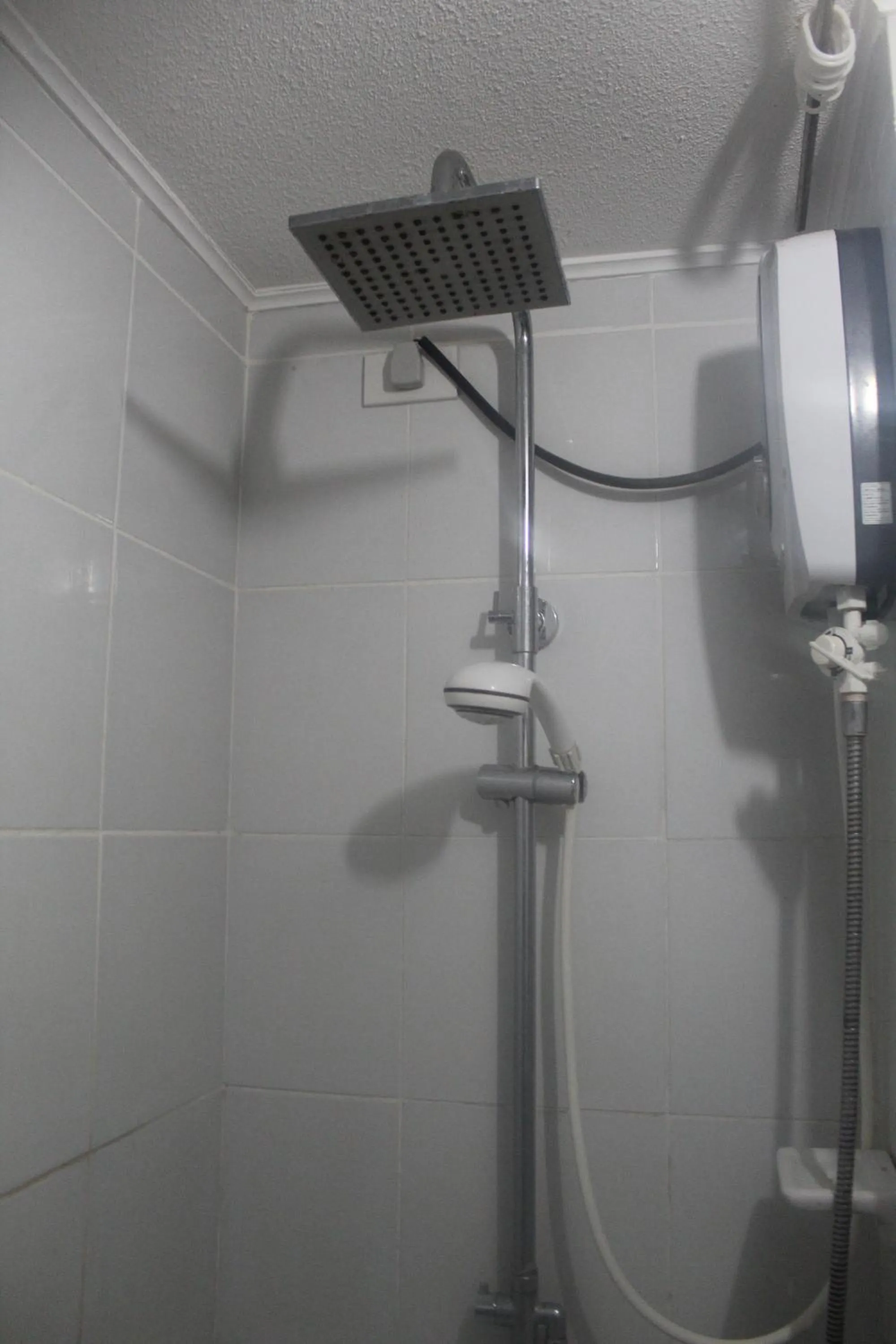 ONE OASIS B1 back of SM MALL, Free Pool Wifi