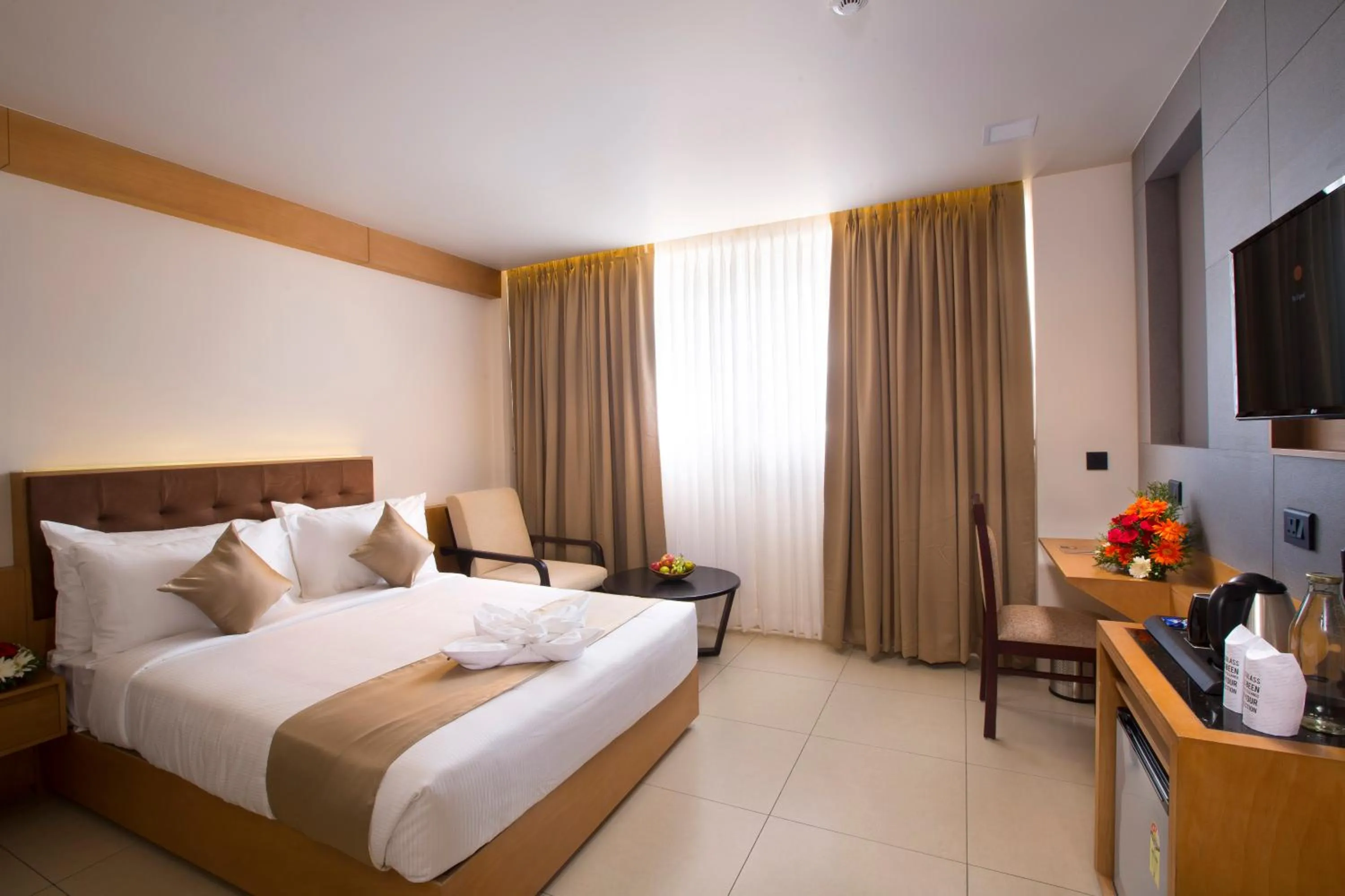 Photo of the whole room, Bed in North Seven