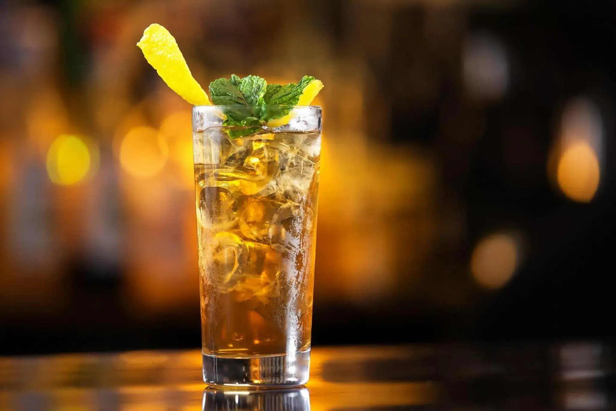 Lounge or bar in Garner Hotel Essen - Handelshof by IHG Lounge or bar in Garner Hotel Essen - Handelshof by IHG