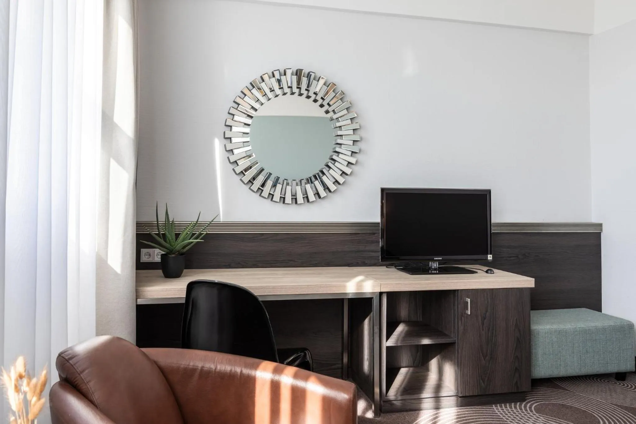 Photo of the whole room in Garner Hotel Essen - Handelshof by IHG