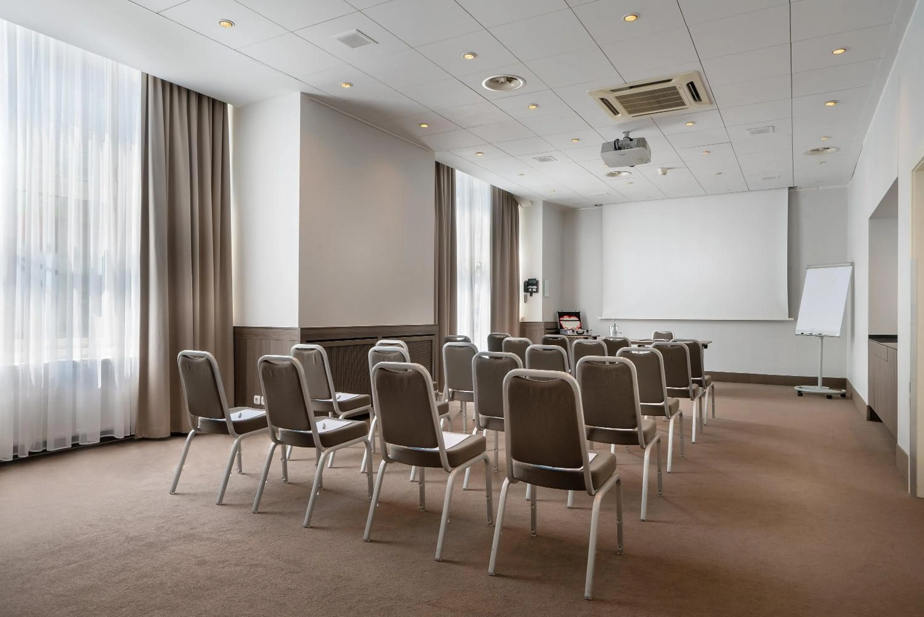 Meeting/conference room in Garner Hotel Essen - Handelshof by IHG
