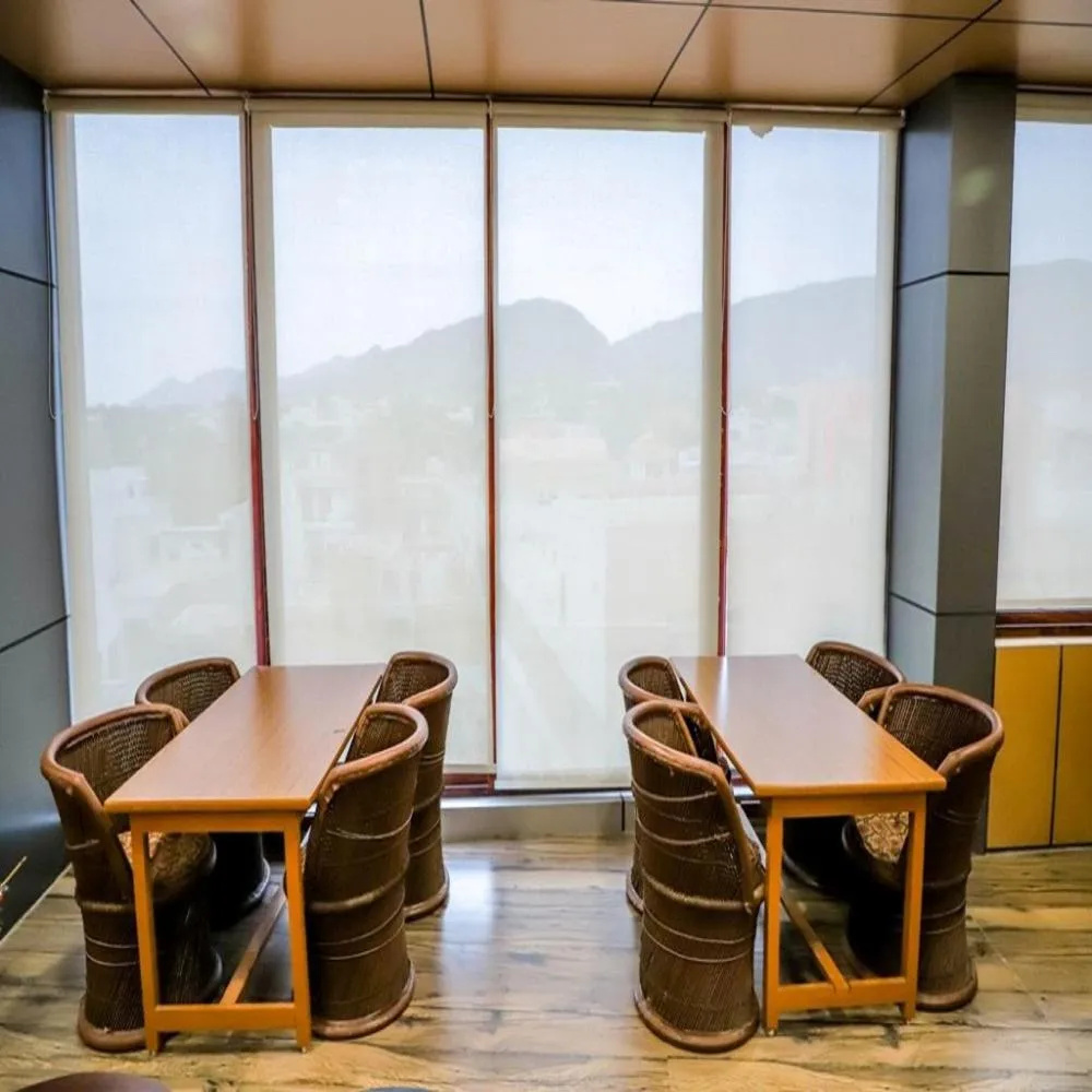 Restaurant/places to eat in Komal Inn