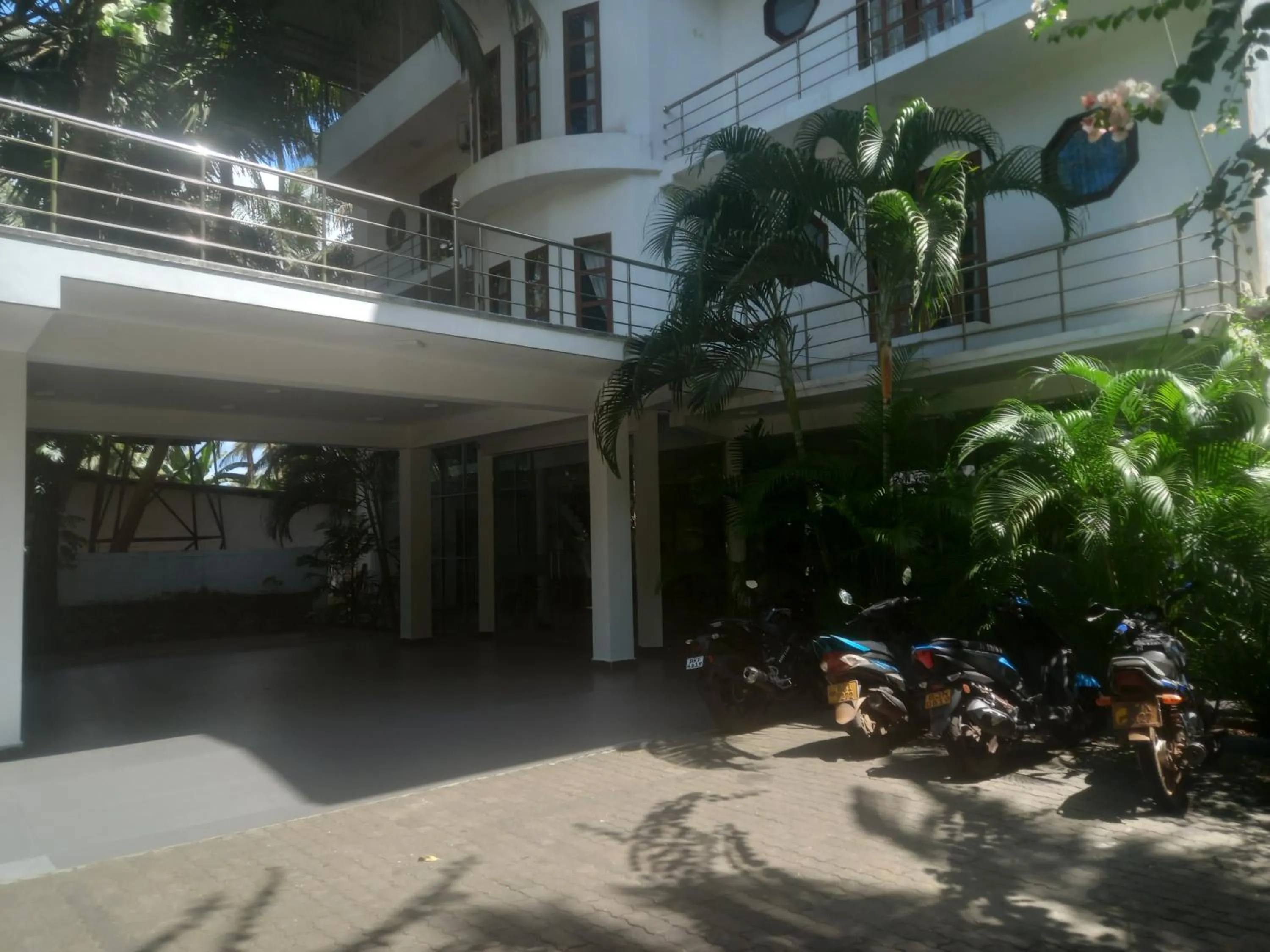 Ananthi HOTELS
