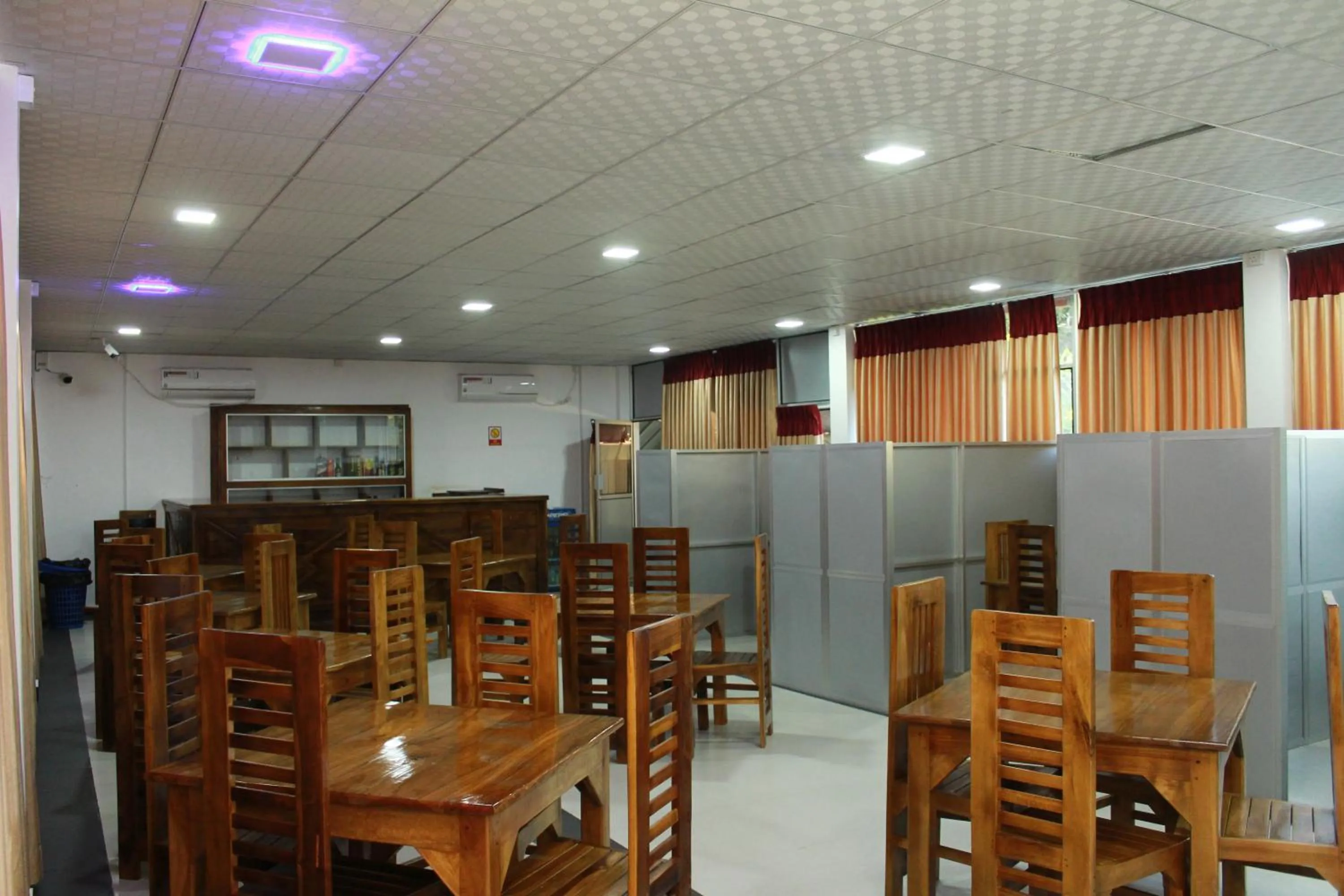 Restaurant/places to eat in Ananthi HOTELS