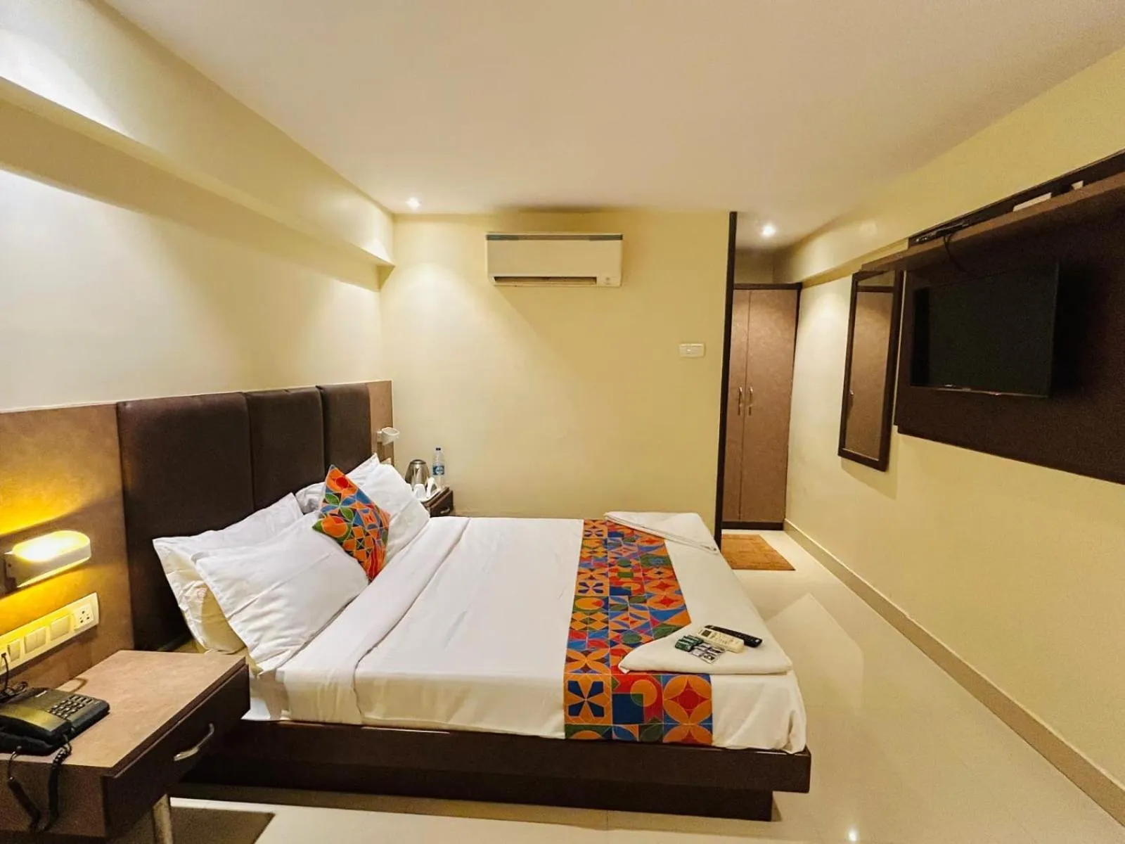Bedroom, Bed in Hotel West Inn-Near Mumbai International Airport