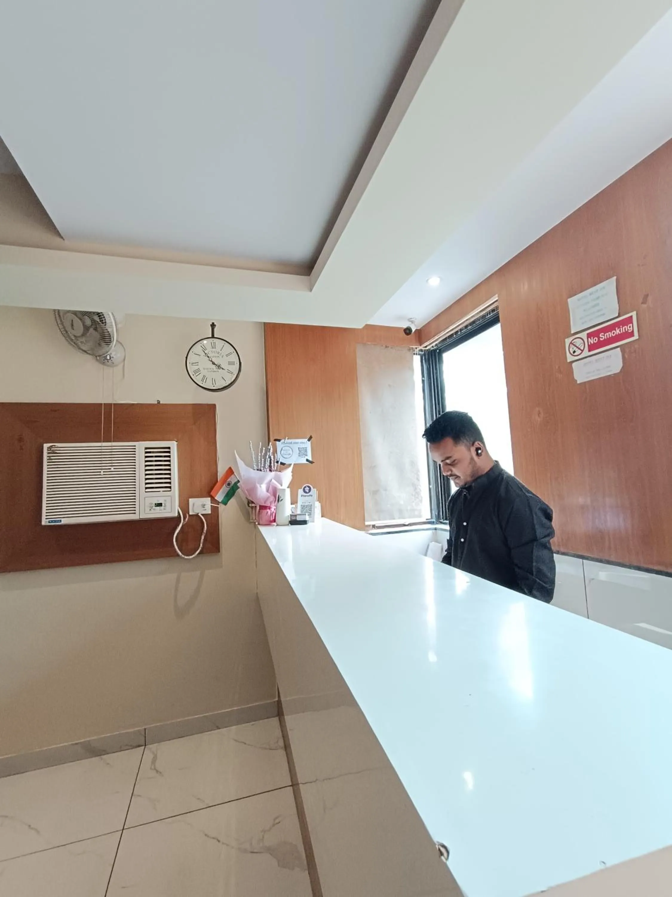 Lobby or reception in Hotel West INN-Near Mumbai International Airport