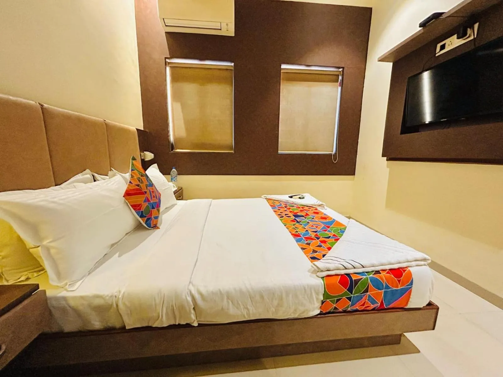 Bedroom, Bed in Hotel West Inn-Near Mumbai International Airport