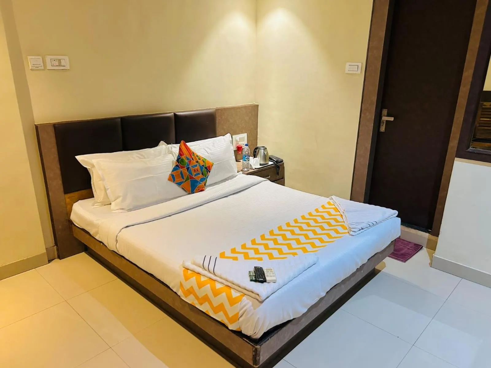 Bedroom, Bed in Hotel West Inn-Near Mumbai International Airport