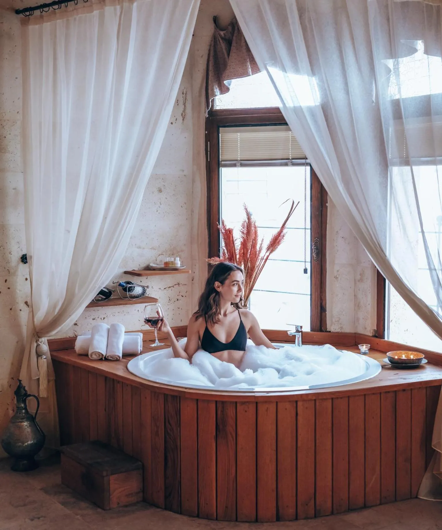 Kalsedon Cave Suites