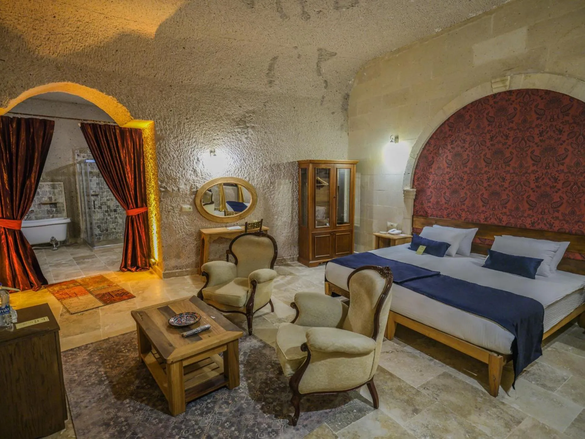 Kalsedon Cave Suites