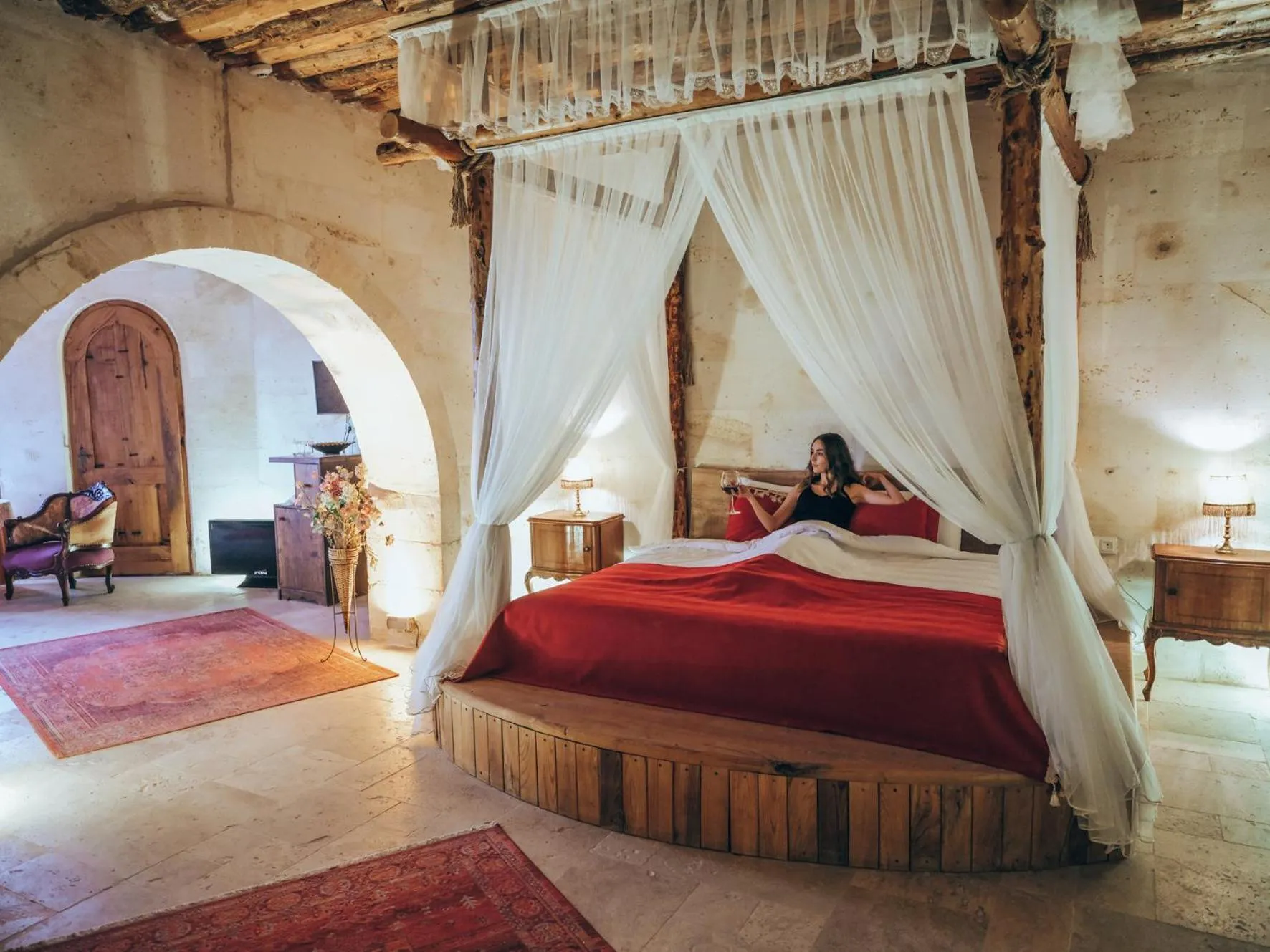Kalsedon Cave Suites