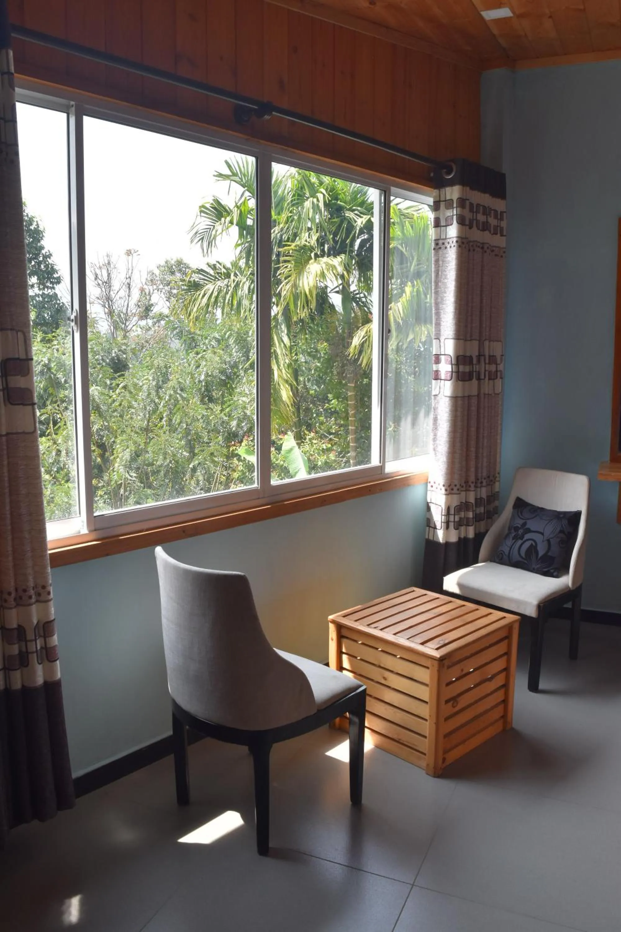 Seating area in 3 Arch Resort Ella