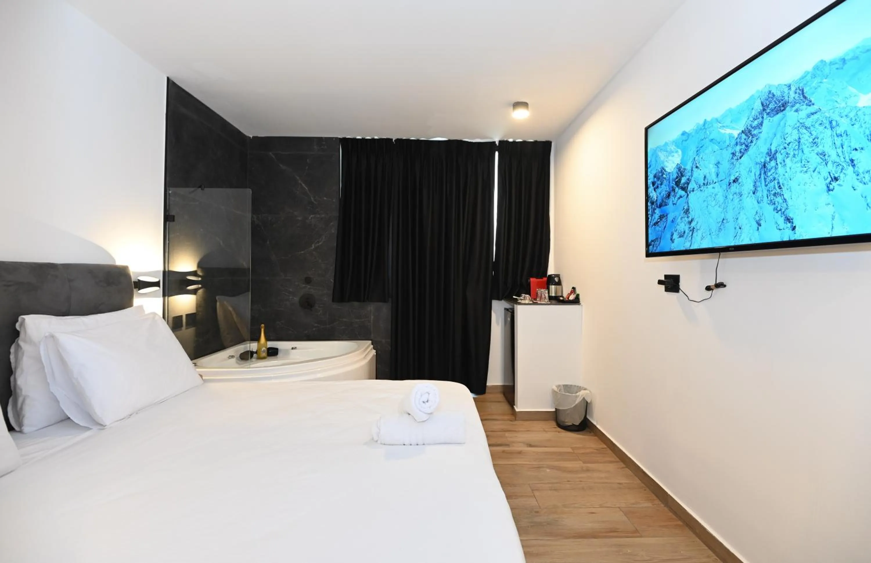 Bed in Selfie's Boutique Hotel