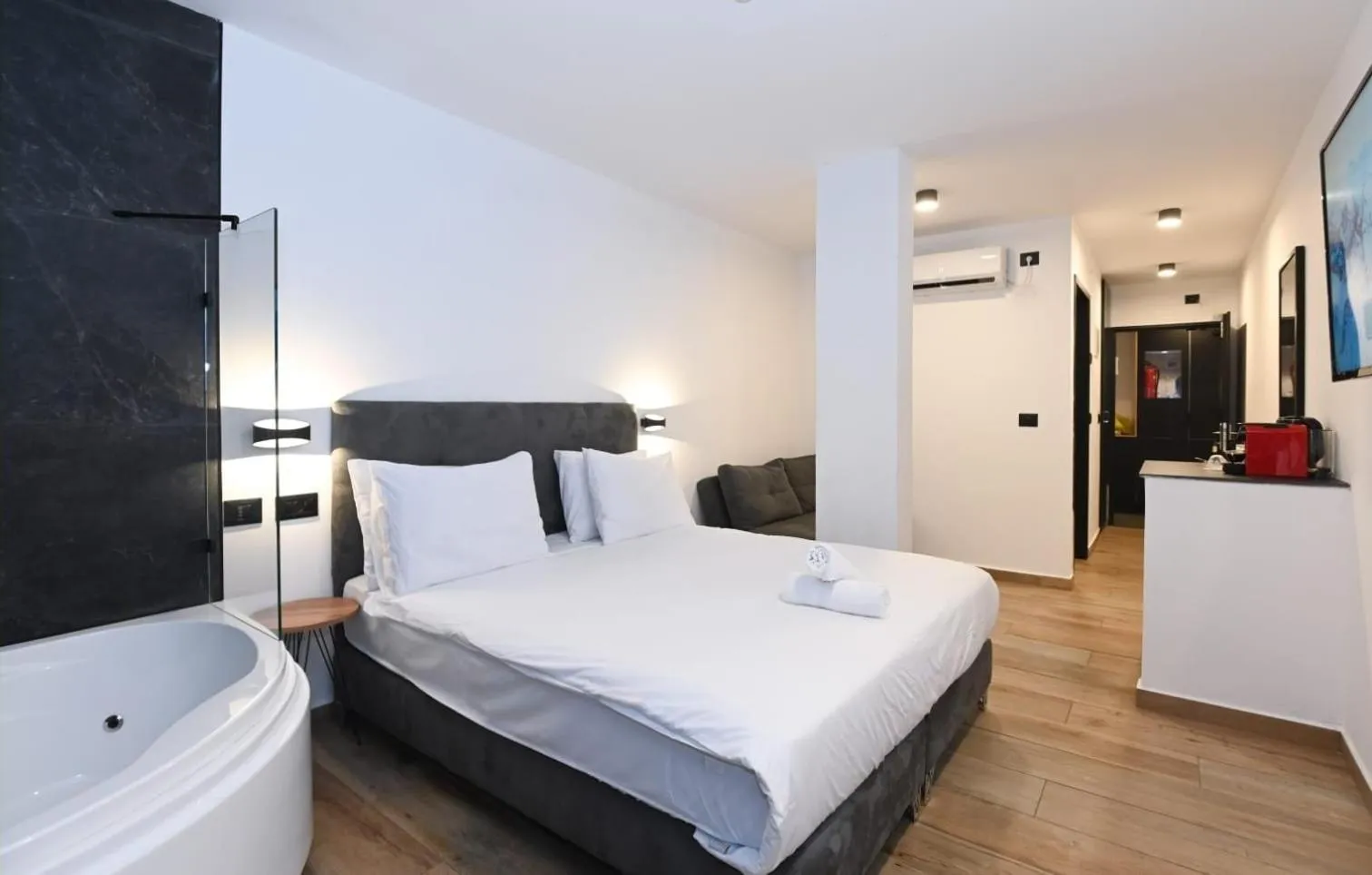 Bed in Selfie's Boutique Hotel