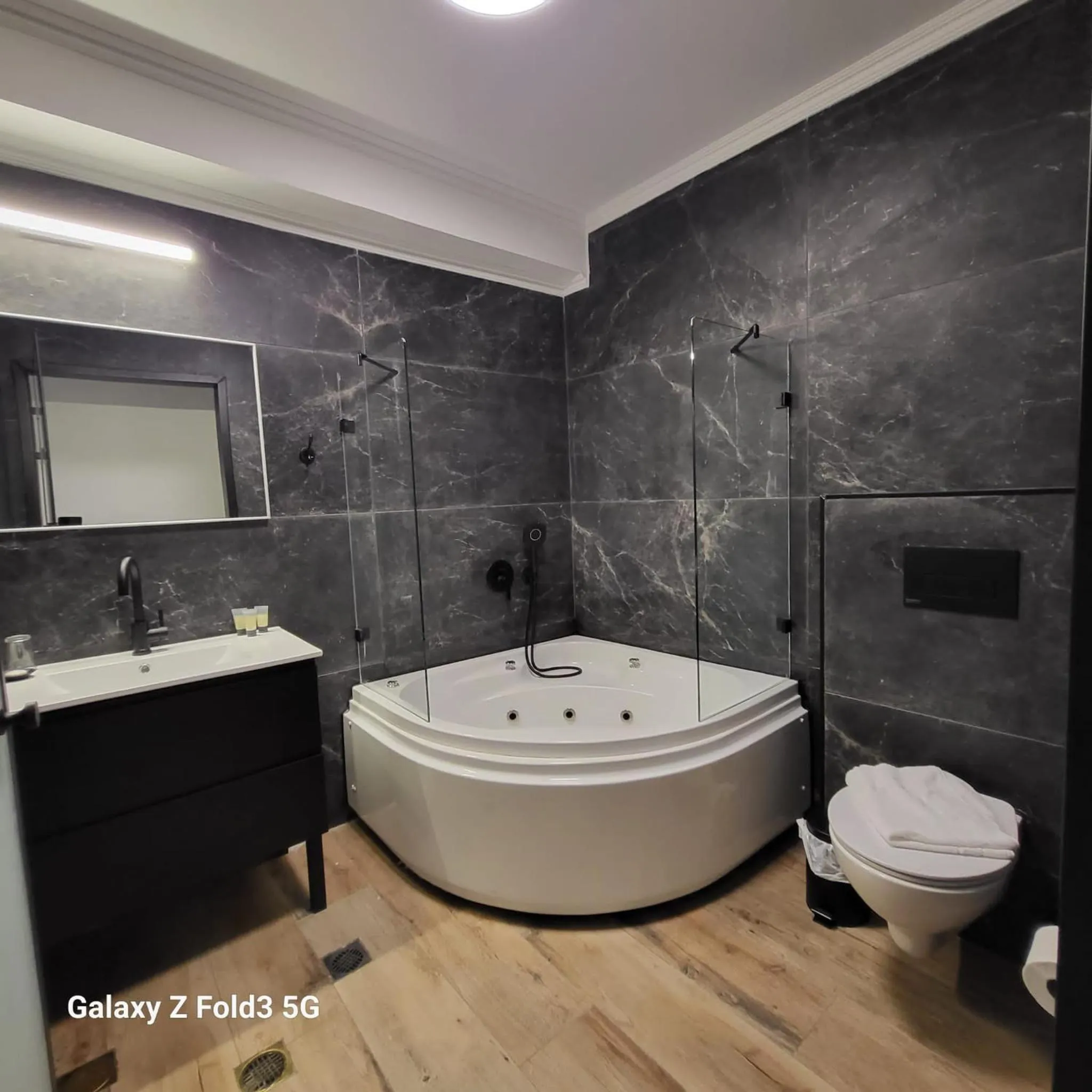 Selfie's Boutique Hotel